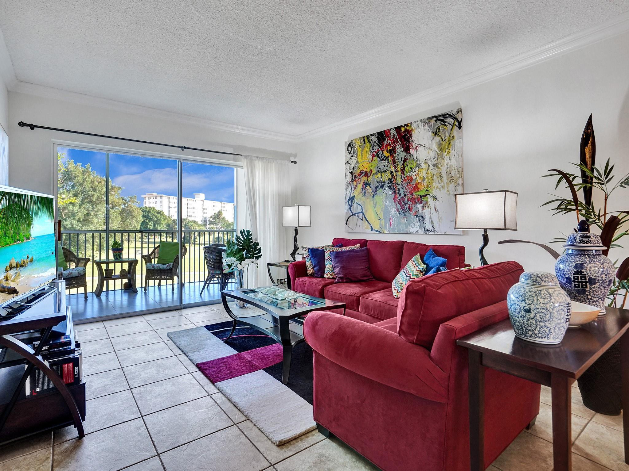 2850 N Palm Aire Dr 302