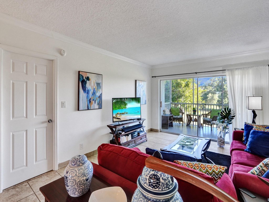 2850 N Palm Aire Dr 302