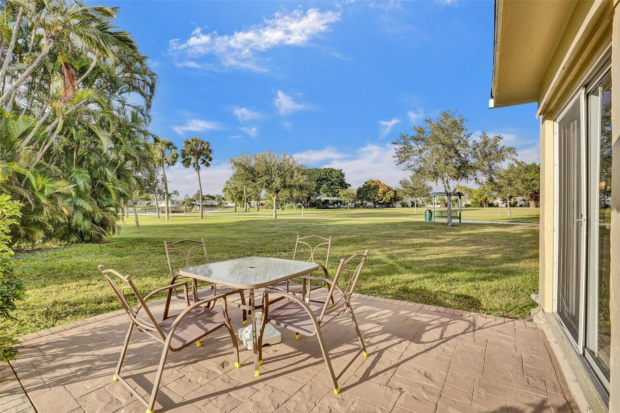 4609 NW 45th St