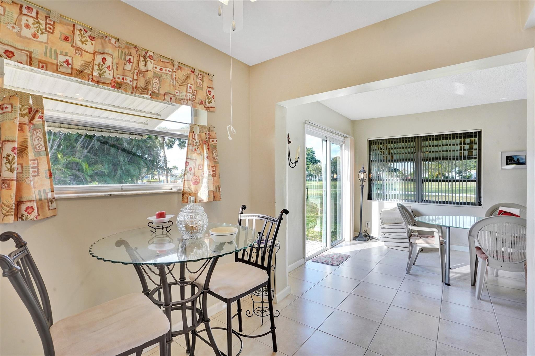 4609 NW 45th St