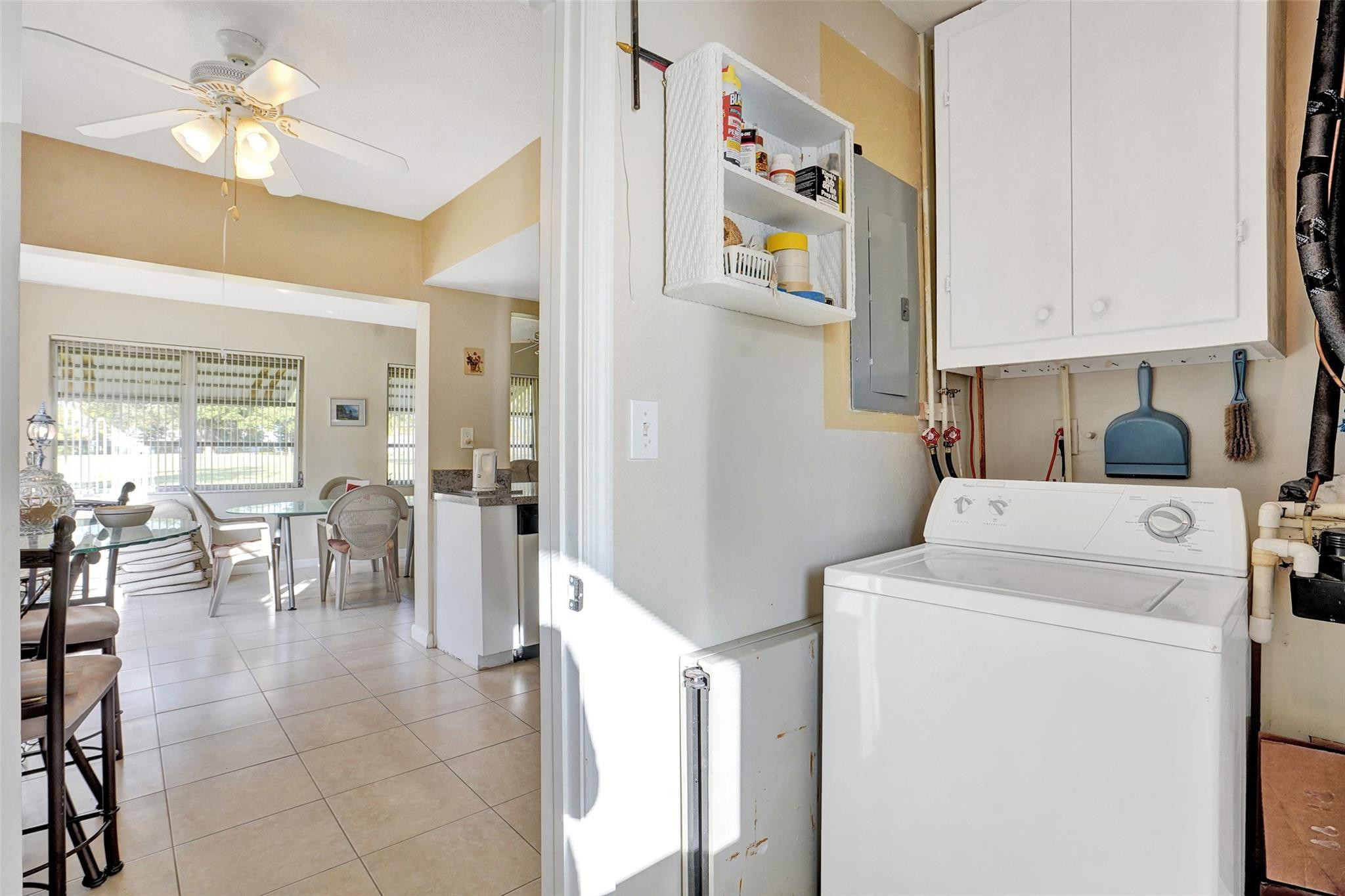 4609 NW 45th St