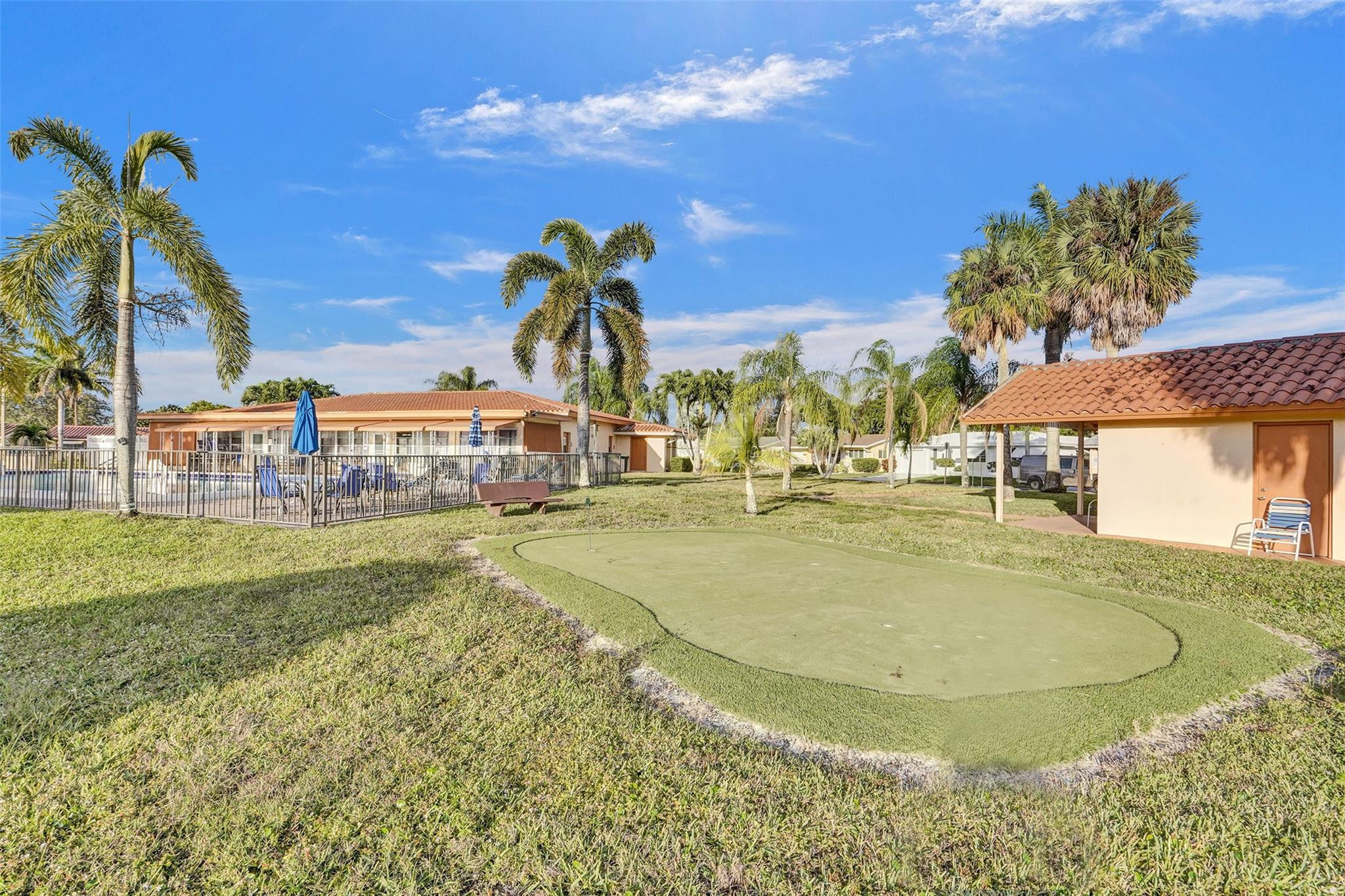 4609 NW 45th St