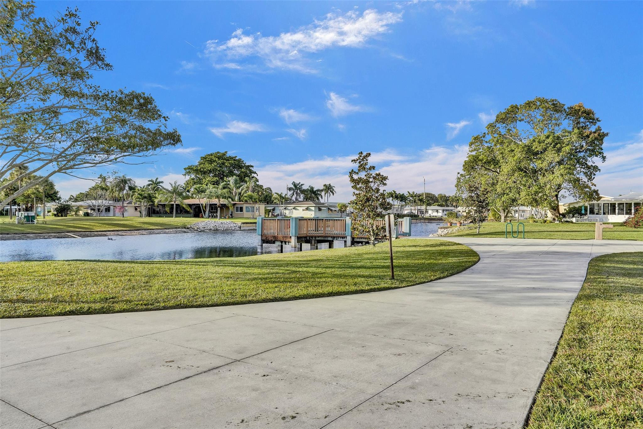4609 NW 45th St