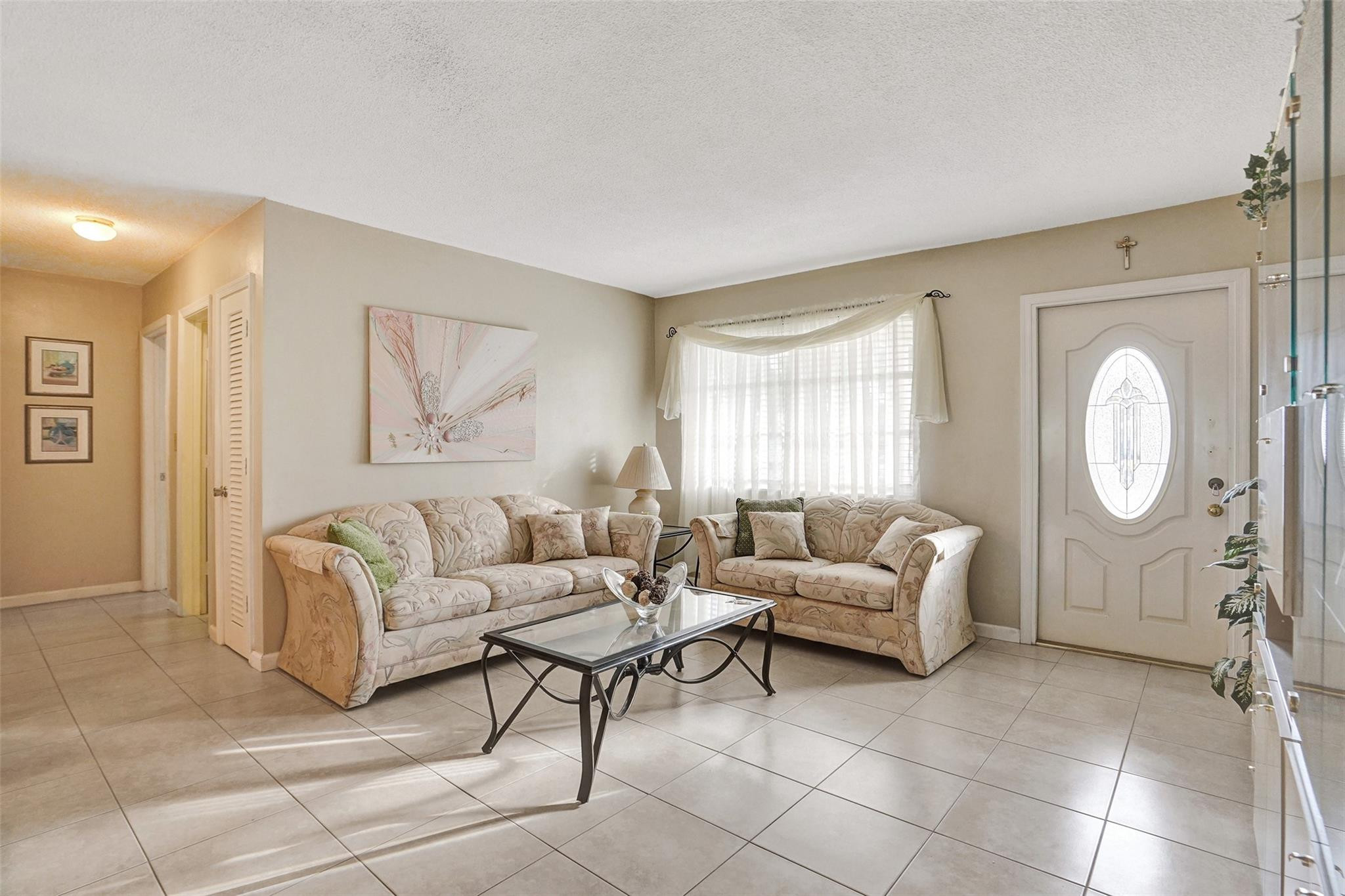 4609 NW 45th St