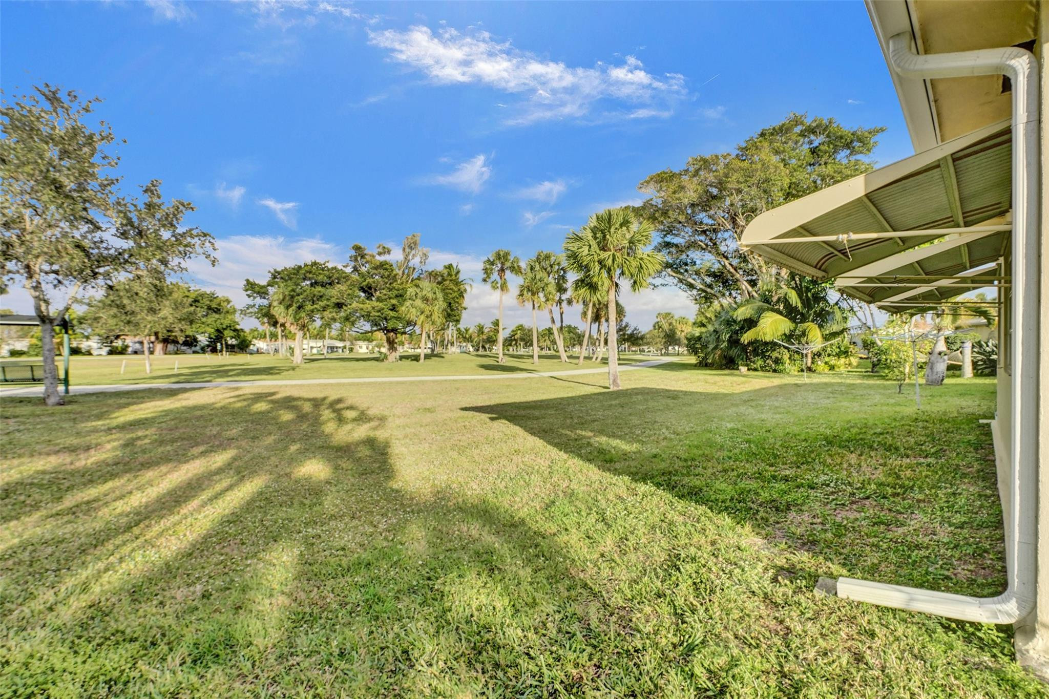 4609 NW 45th St
