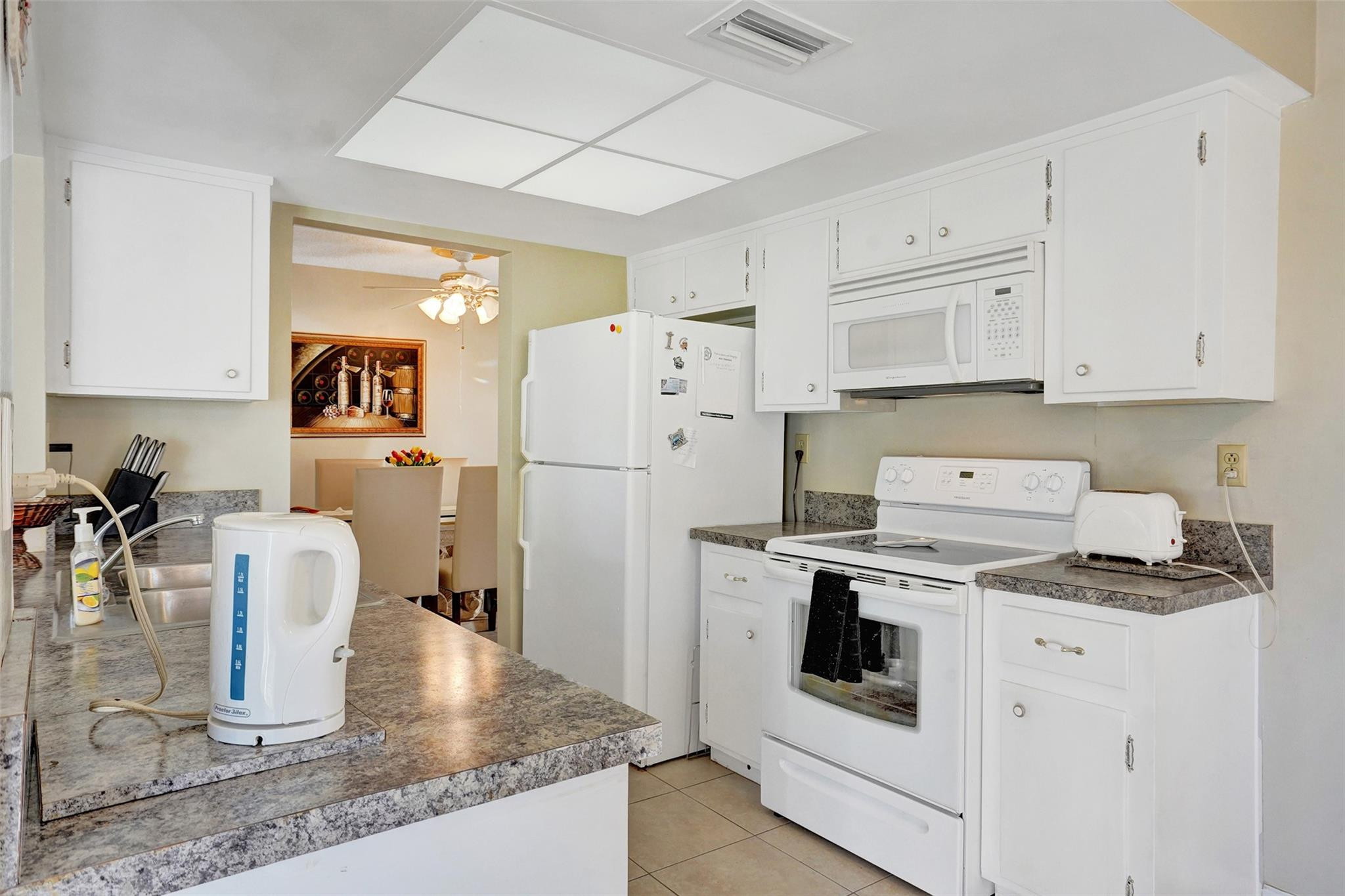 4609 NW 45th St