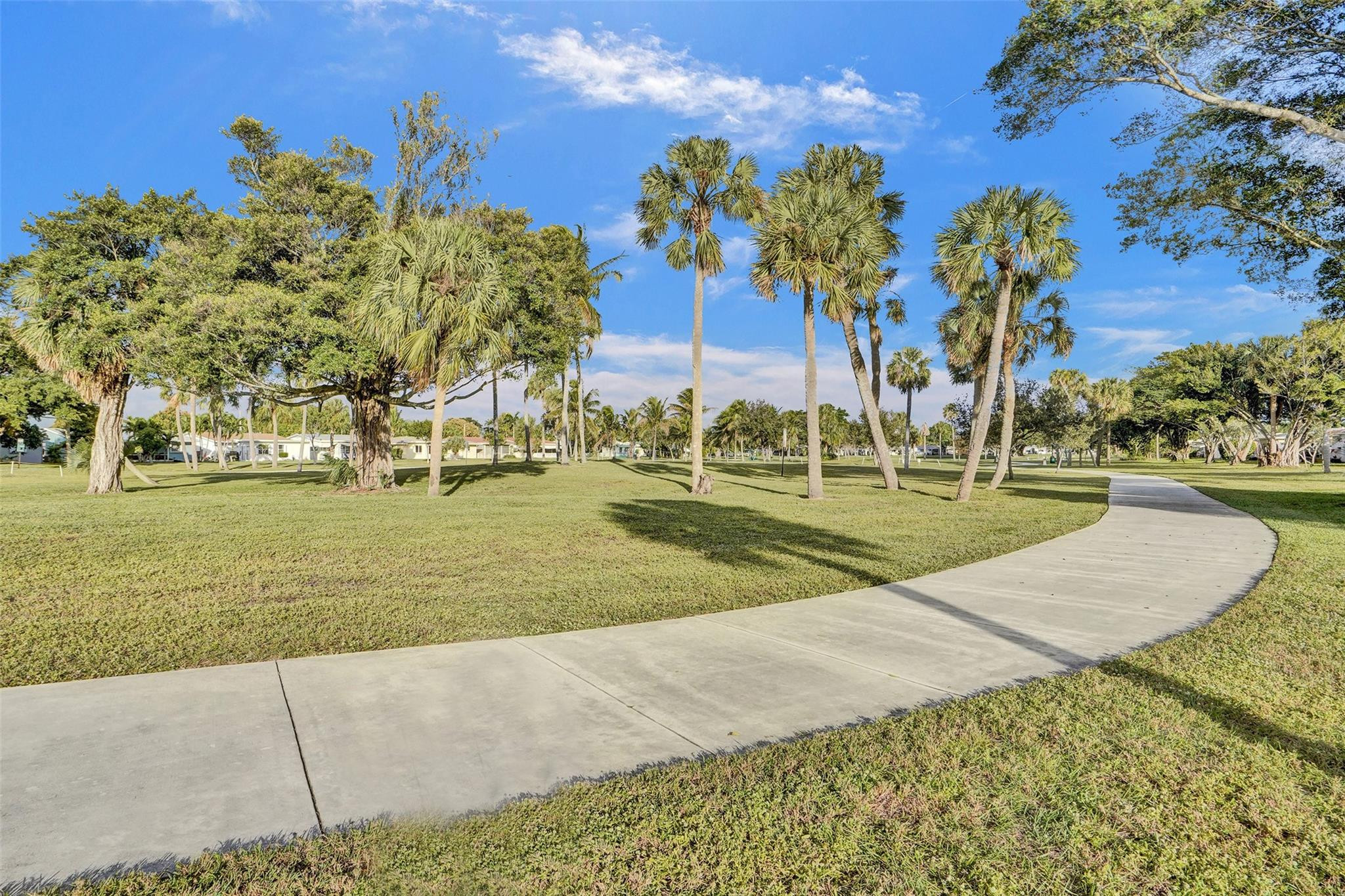 4609 NW 45th St