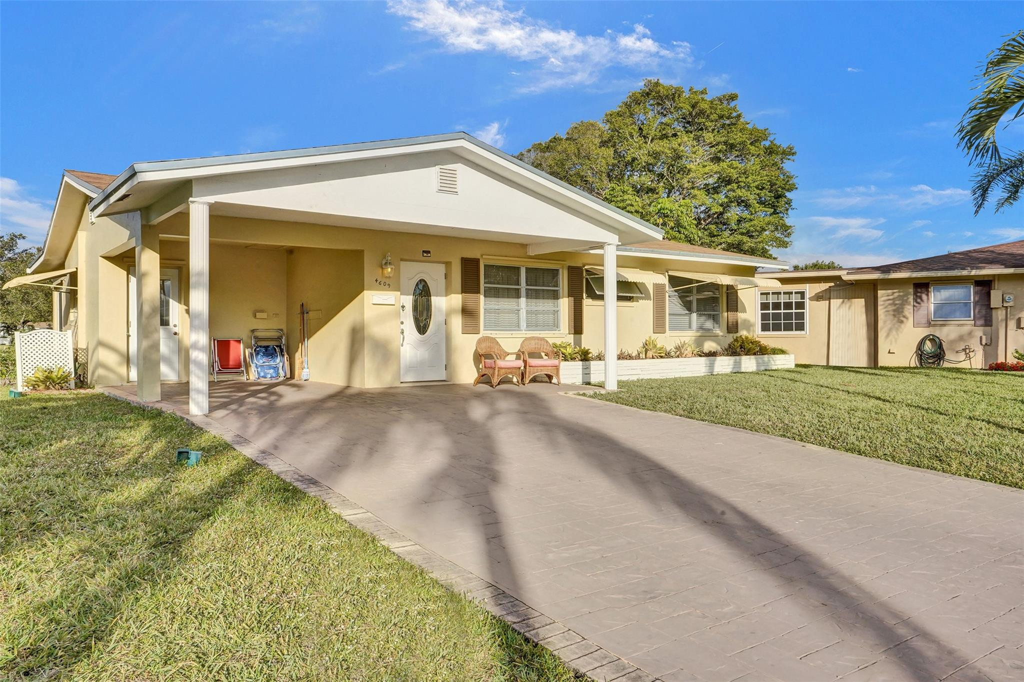4609 NW 45th St