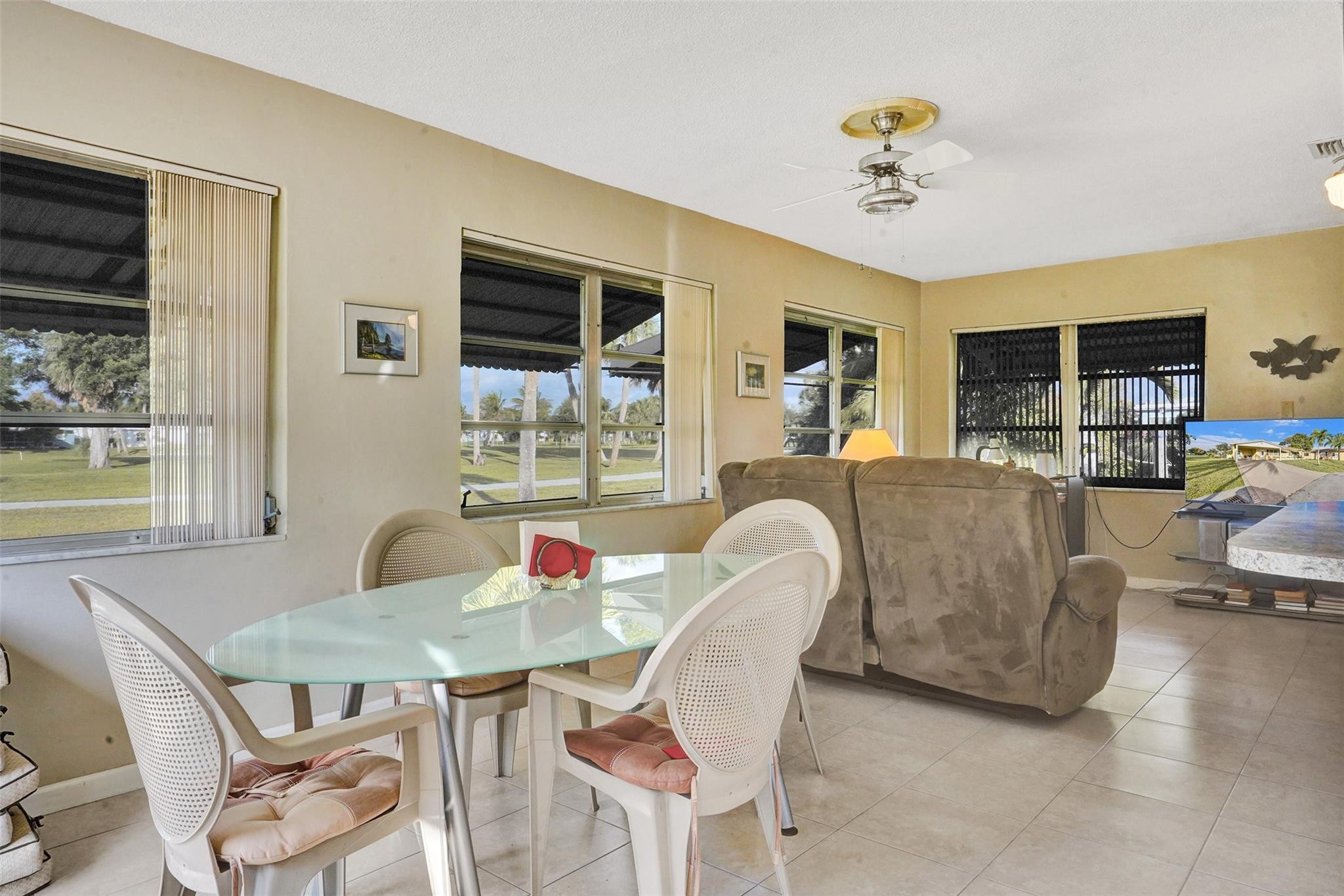 4609 NW 45th St