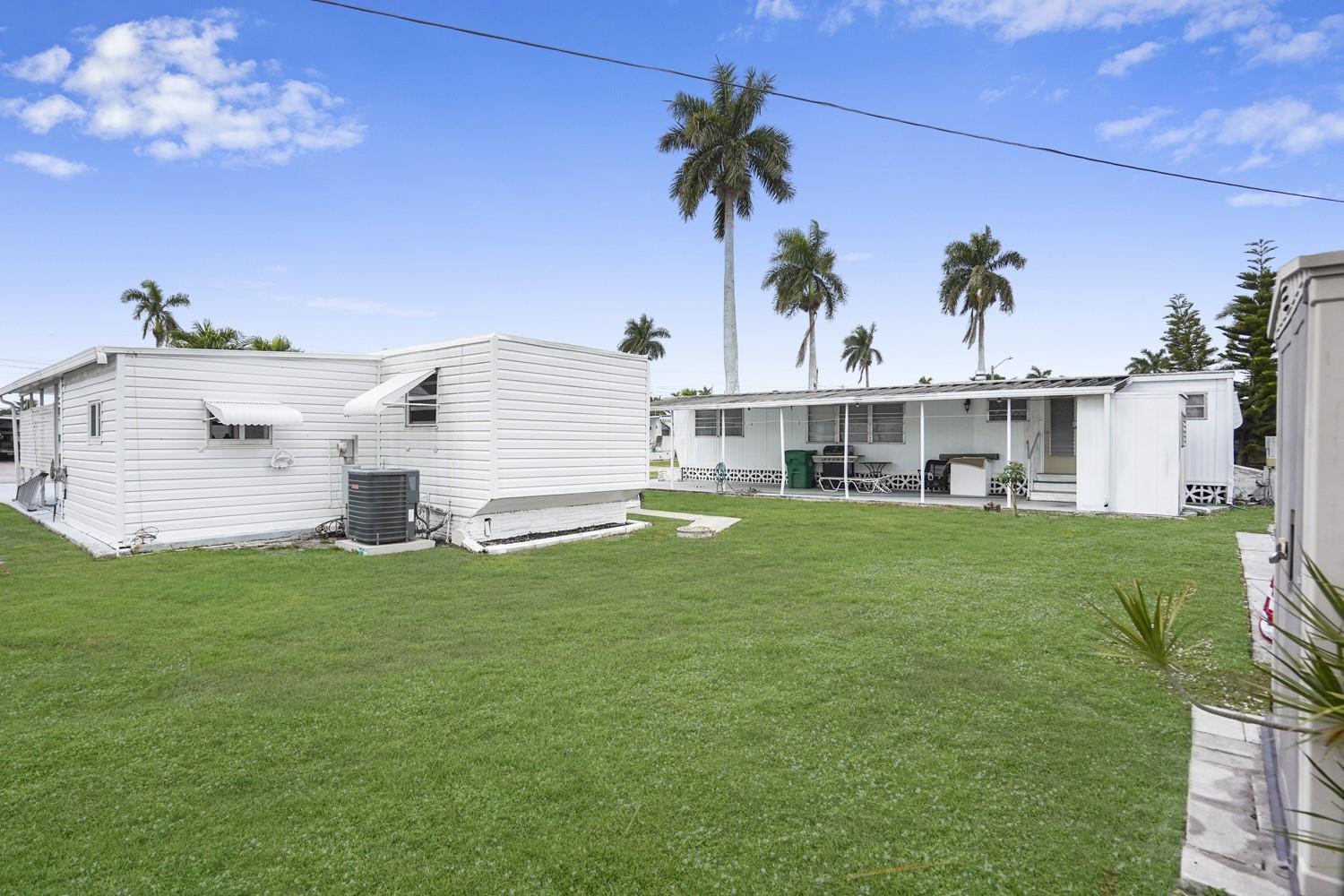 1951 SW 85th Ave