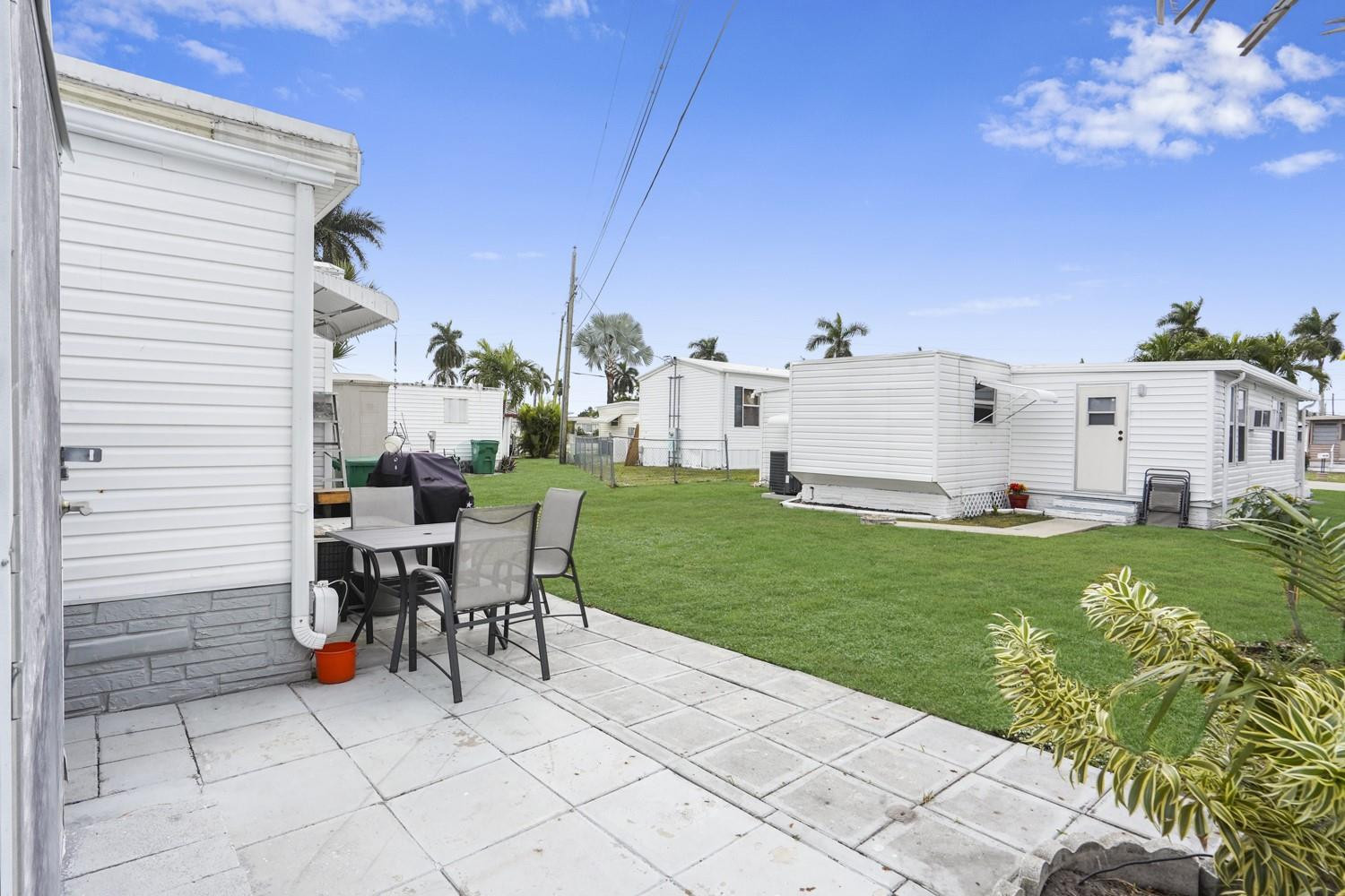 1951 SW 85th Ave