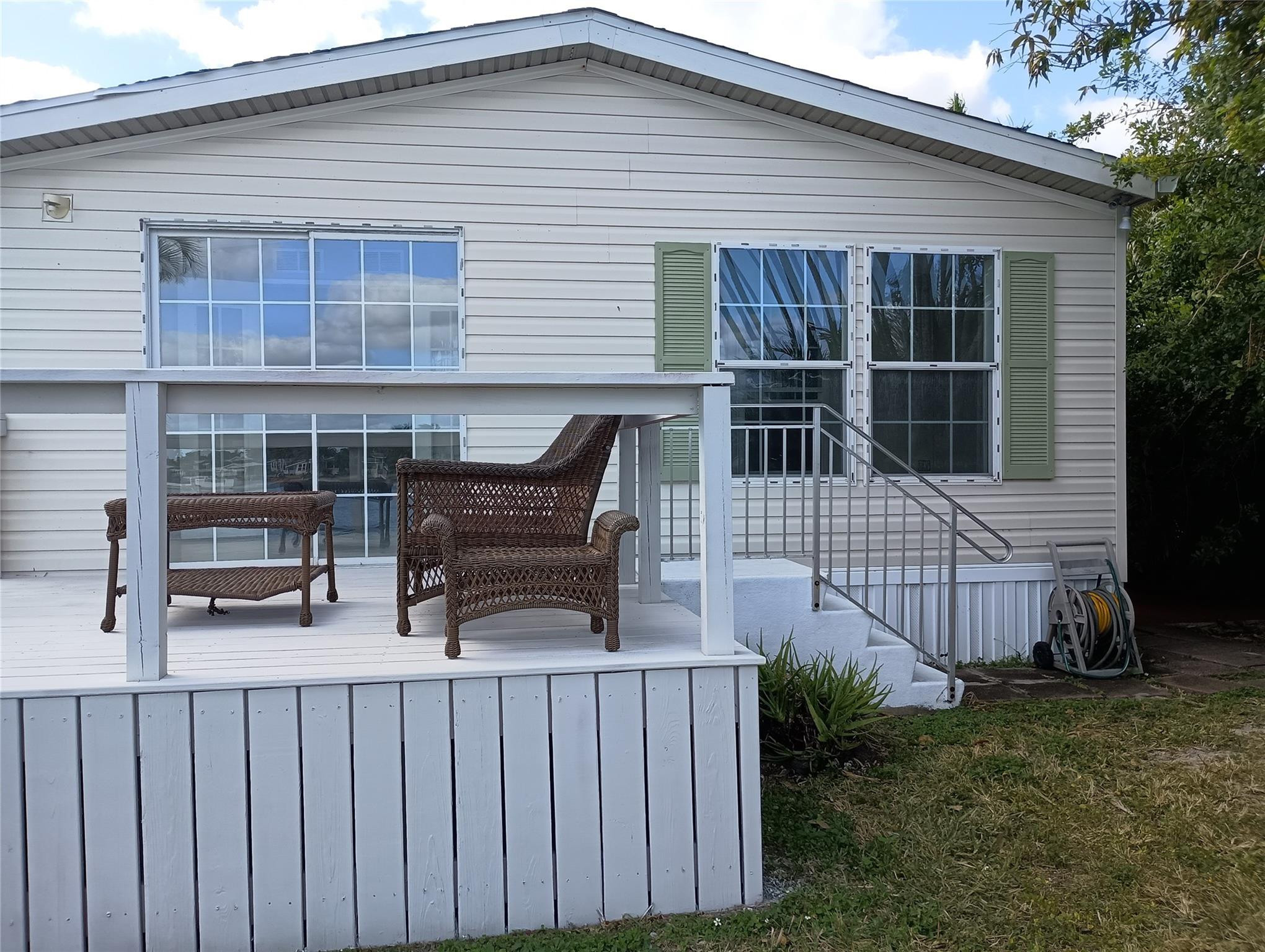5608 Lagoon Dr