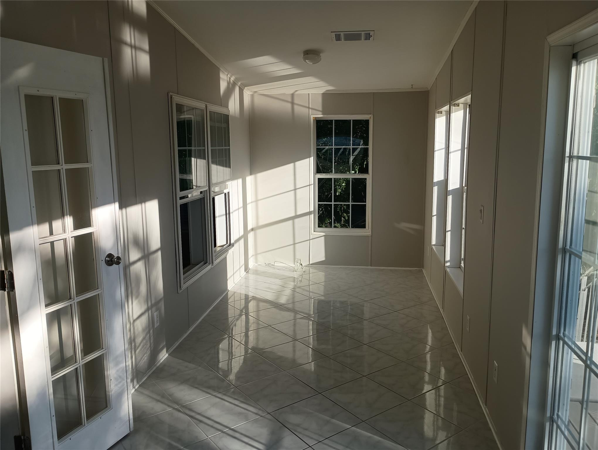 5608 Lagoon Dr