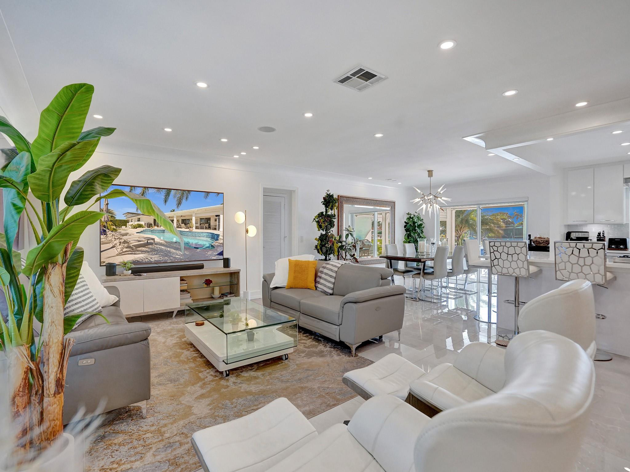 5611 Bayview Dr