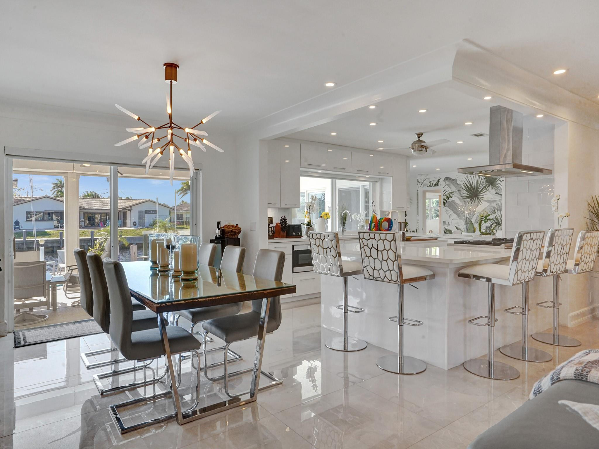5611 Bayview Dr