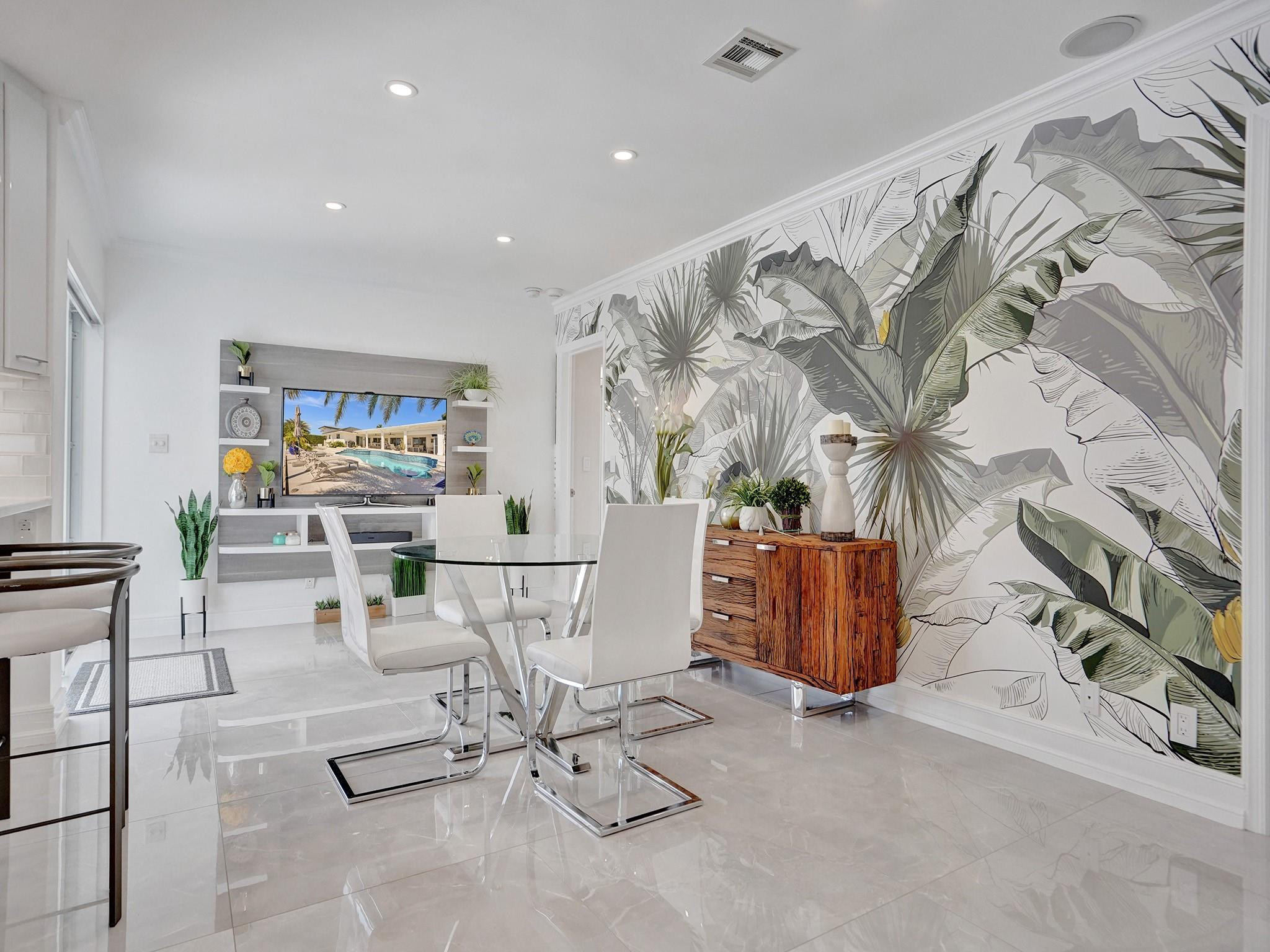 5611 Bayview Dr