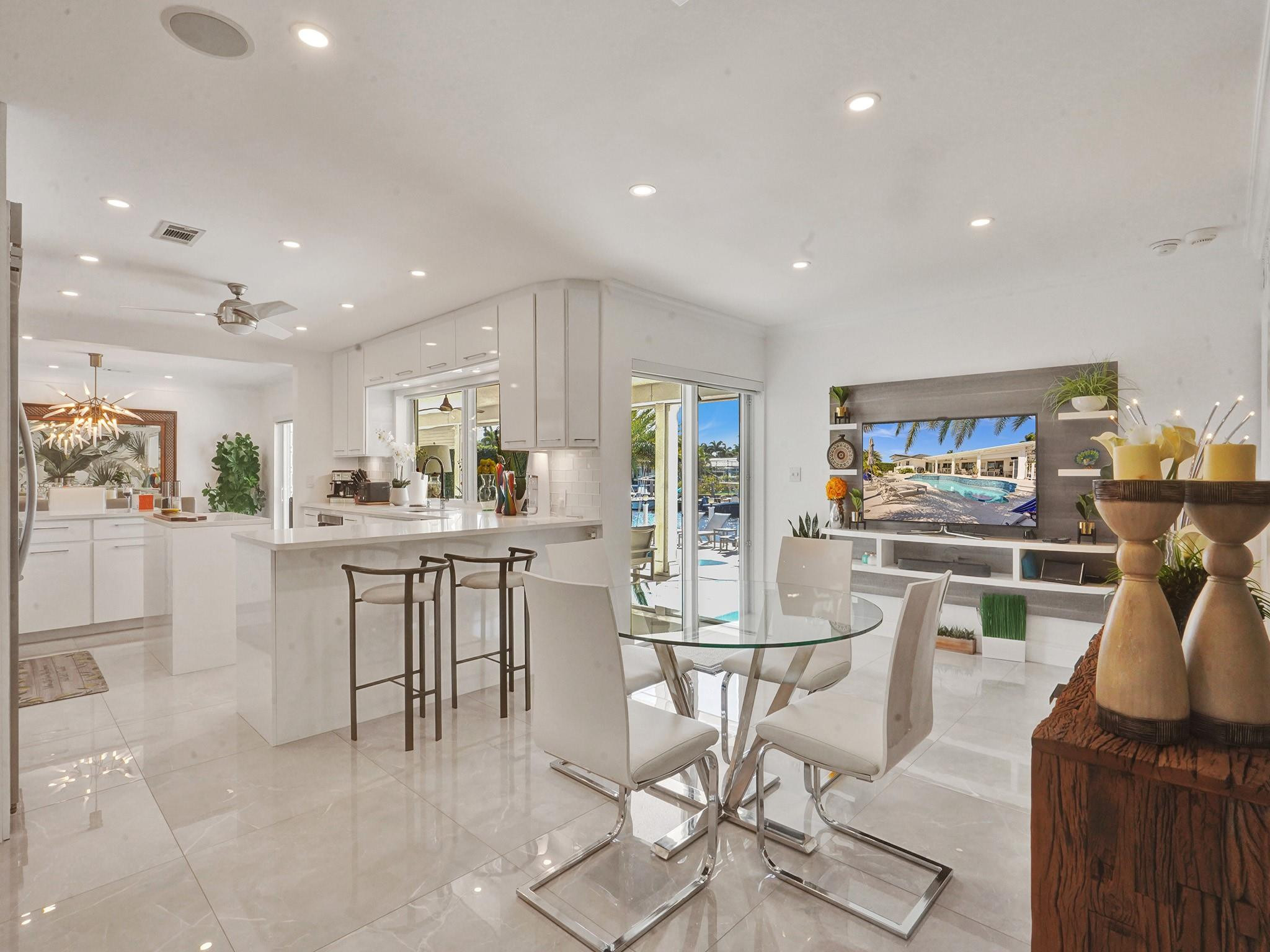 5611 Bayview Dr