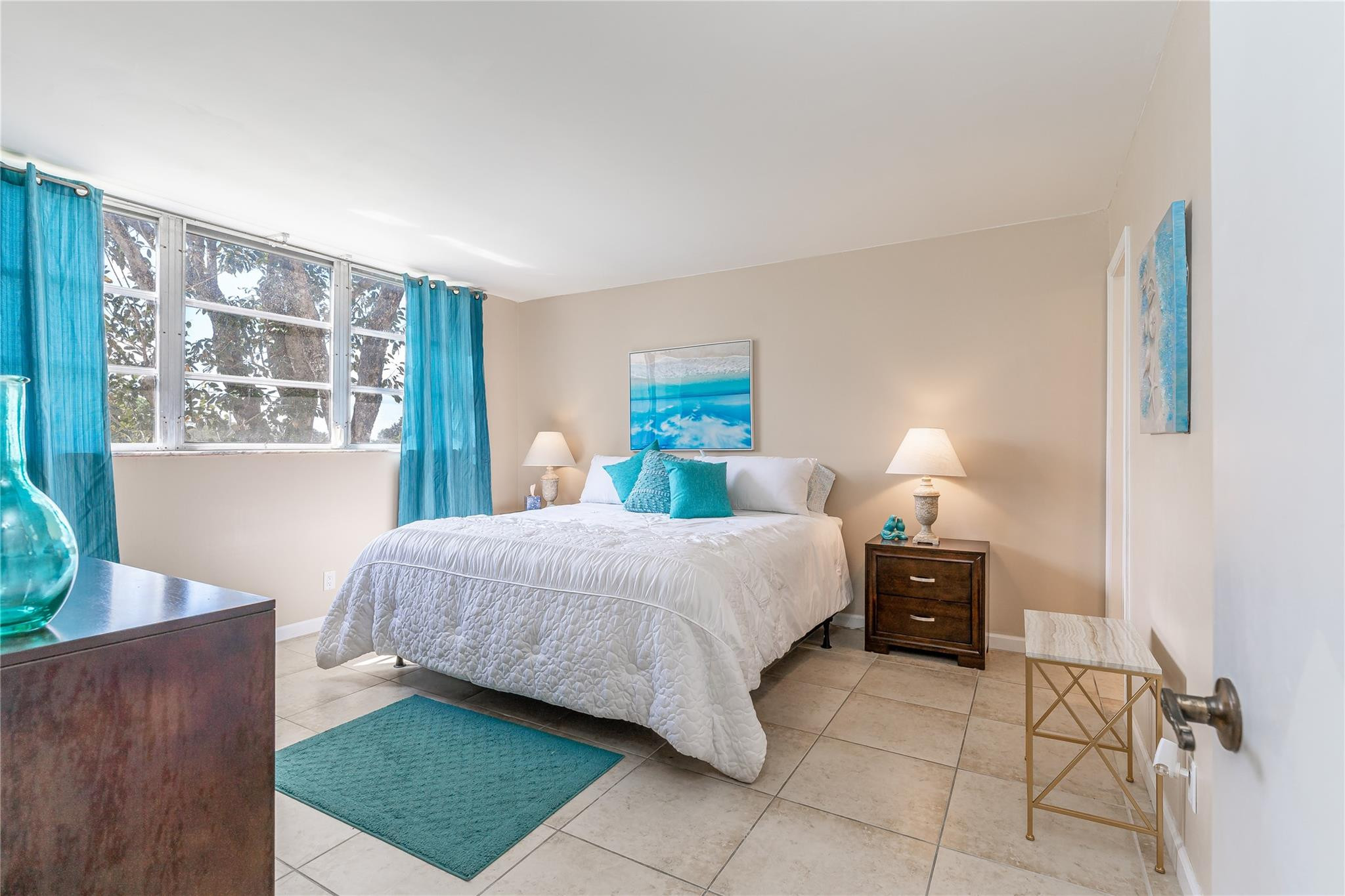 411 S Hollybrook Drive 203