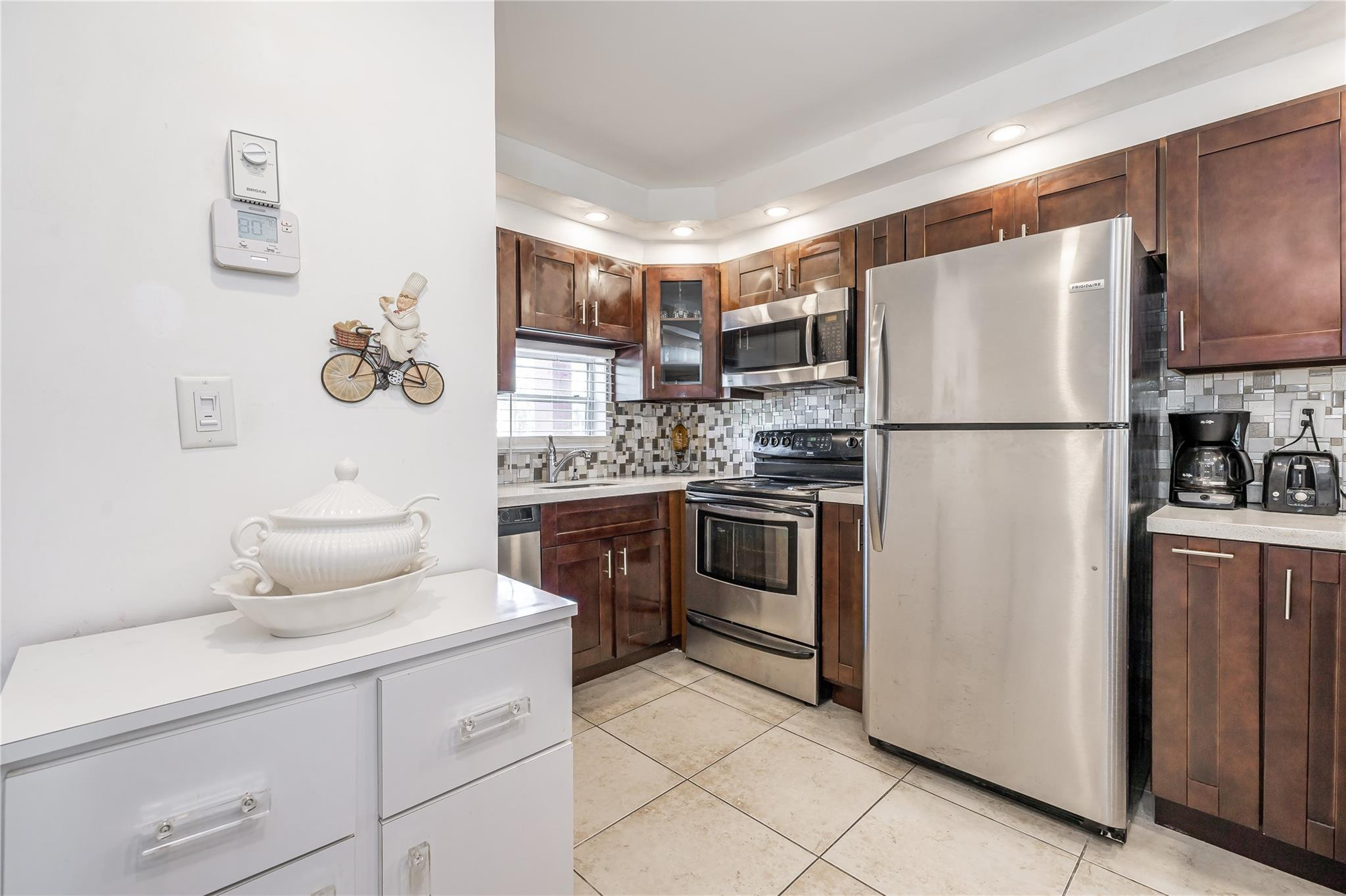 411 S Hollybrook Drive 203