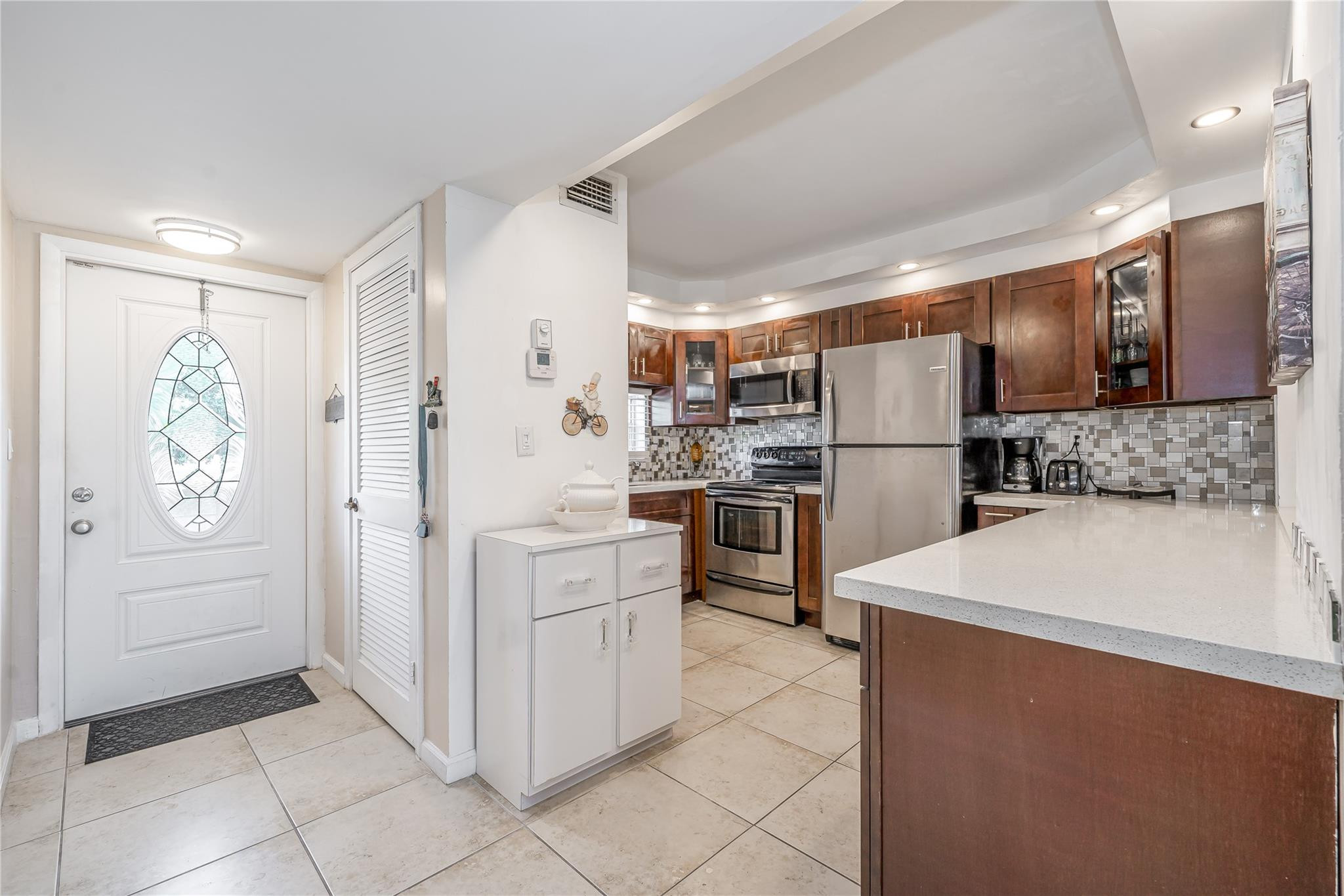 411 S Hollybrook Drive 203
