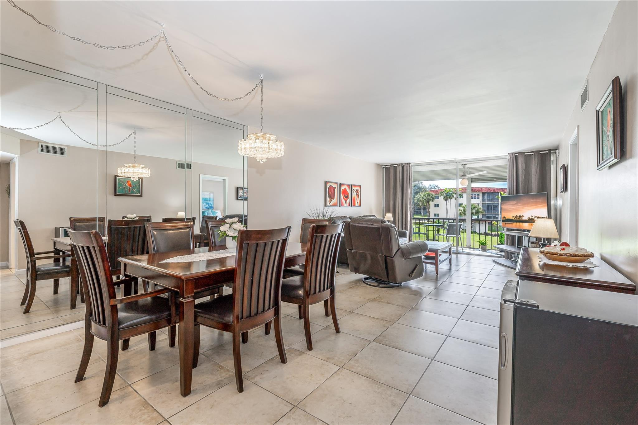 411 S Hollybrook Drive 203