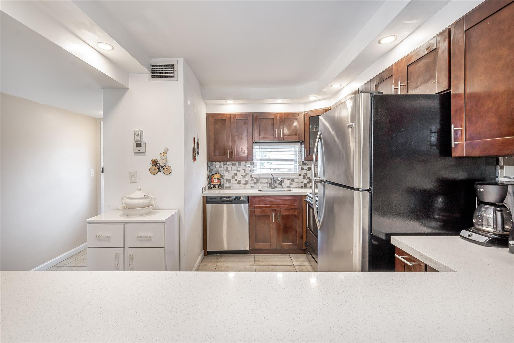411 S Hollybrook Drive 203