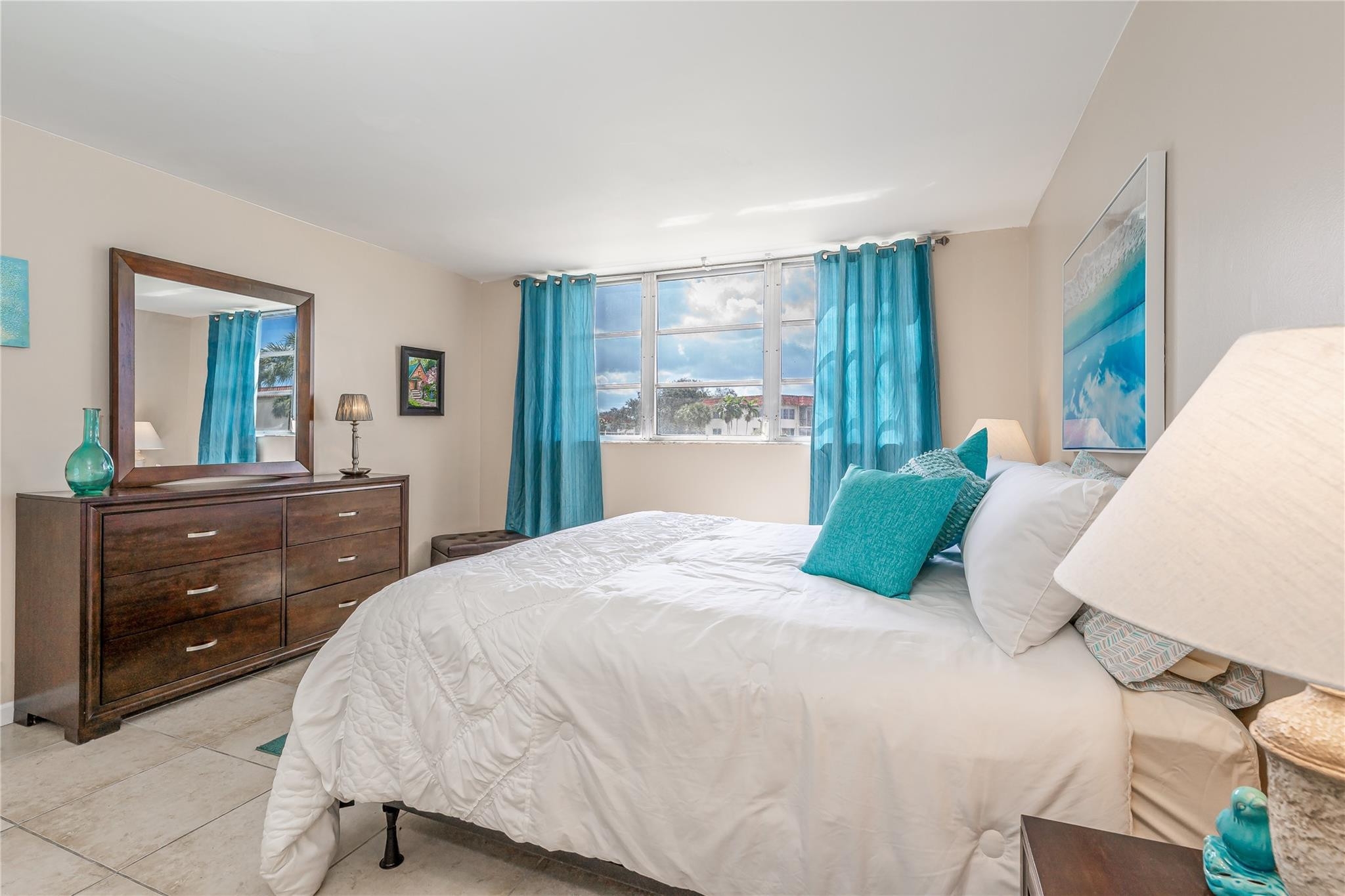 411 S Hollybrook Drive 203