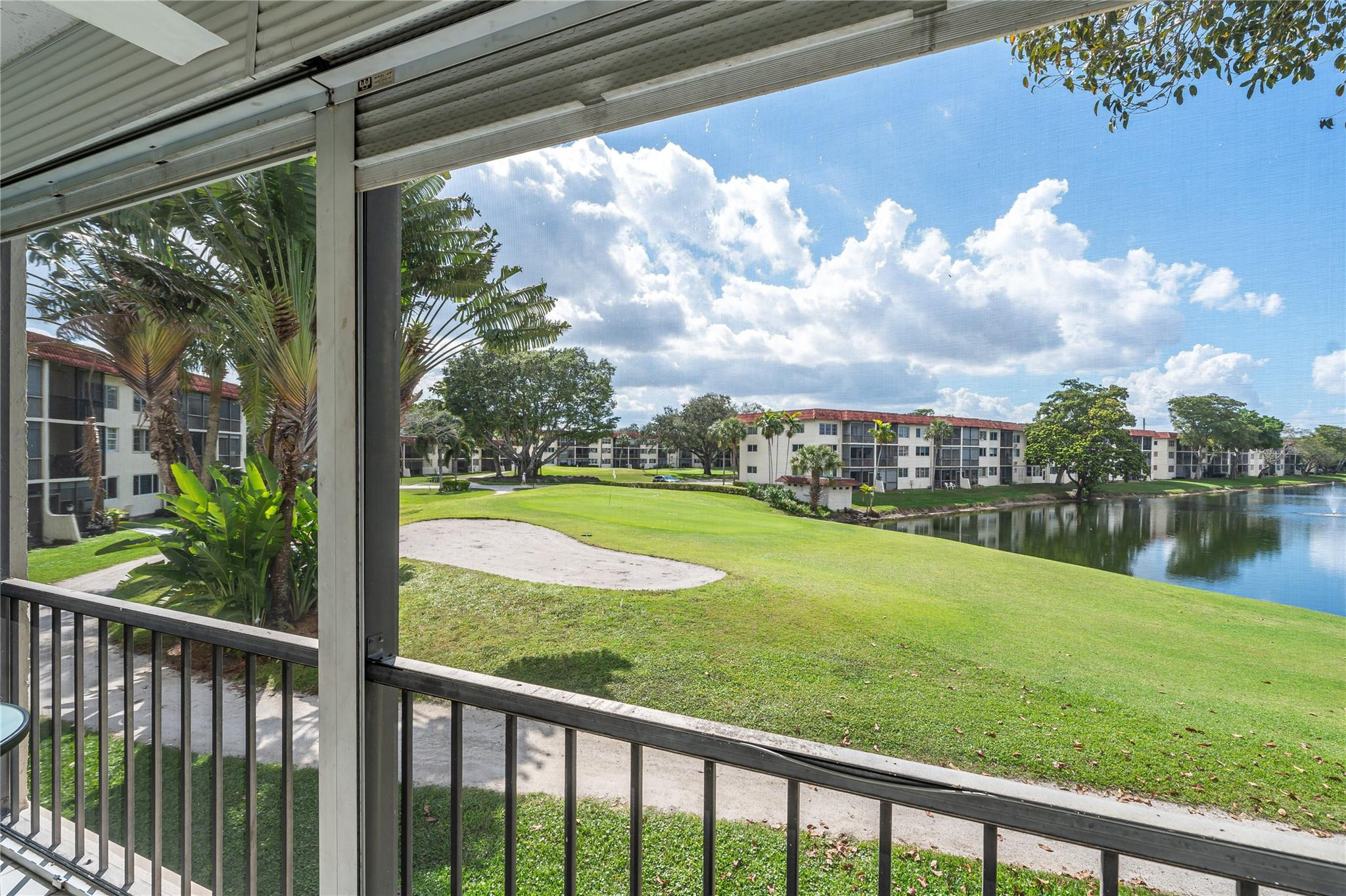 411 S Hollybrook Drive 203