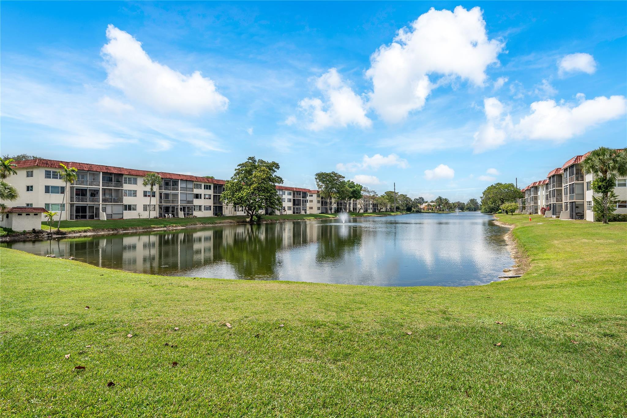 411 S Hollybrook Drive 203