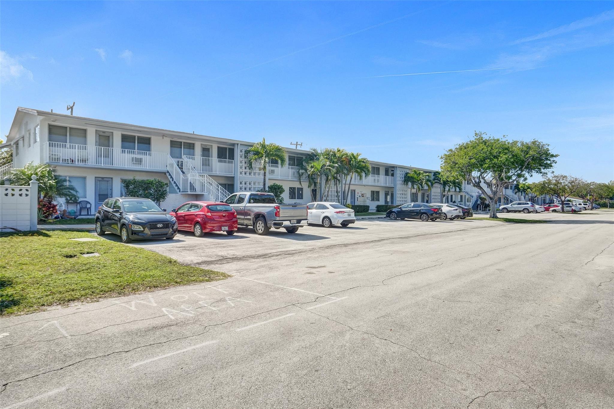 2000 NE 51st Ct 205