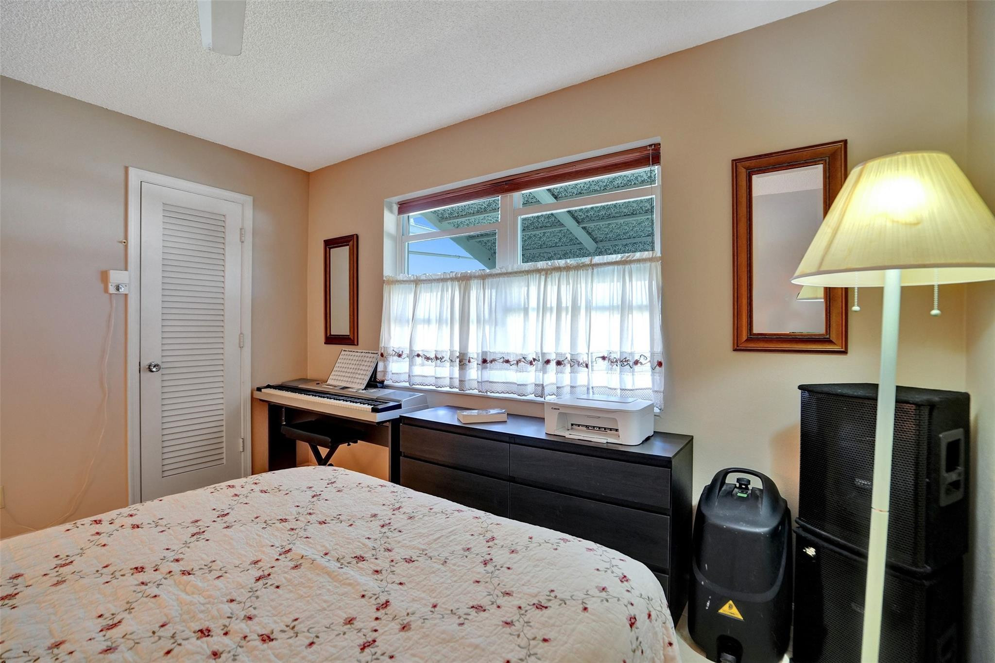 4604 NW 45th Ct