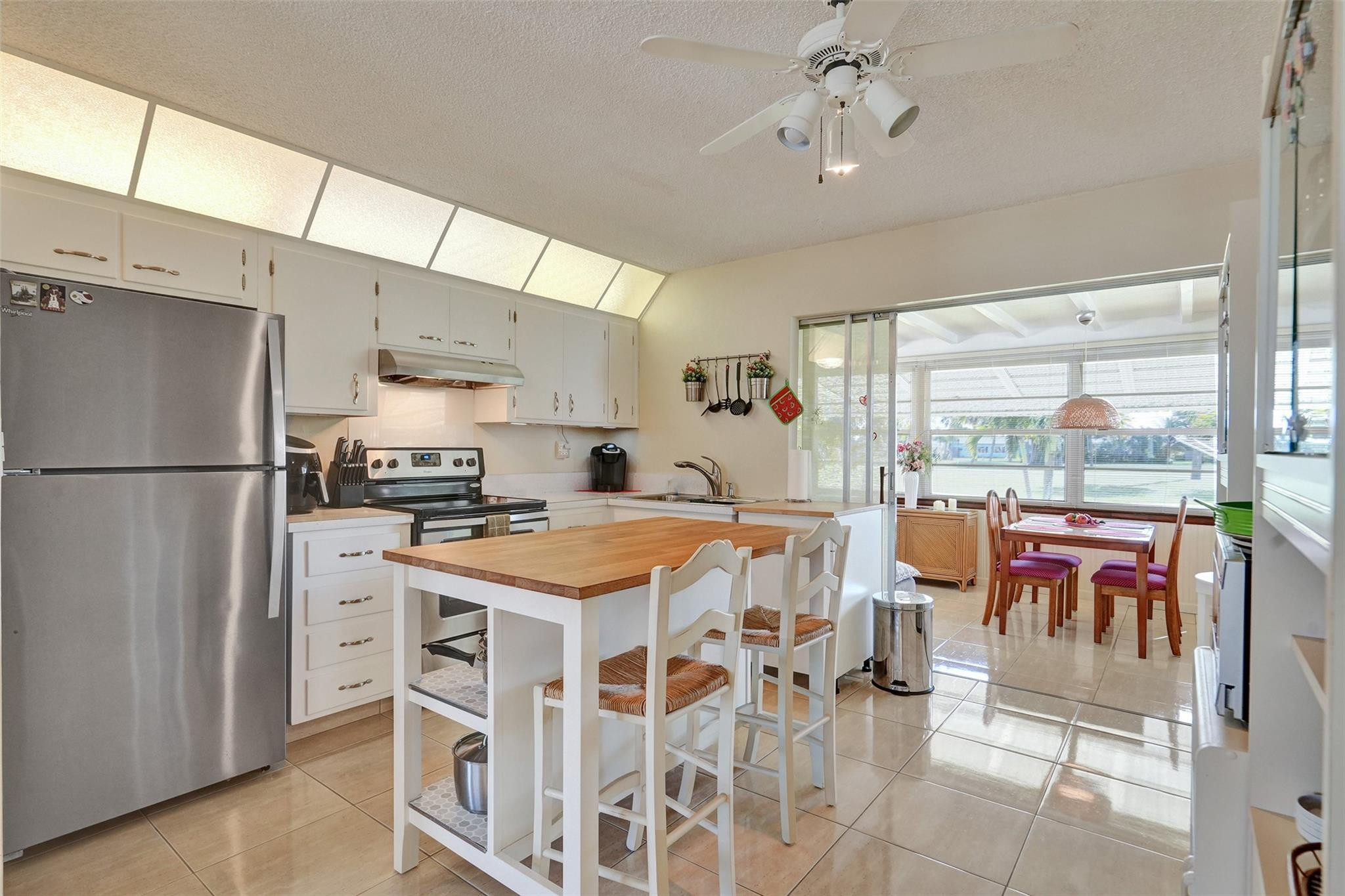 4604 NW 45th Ct