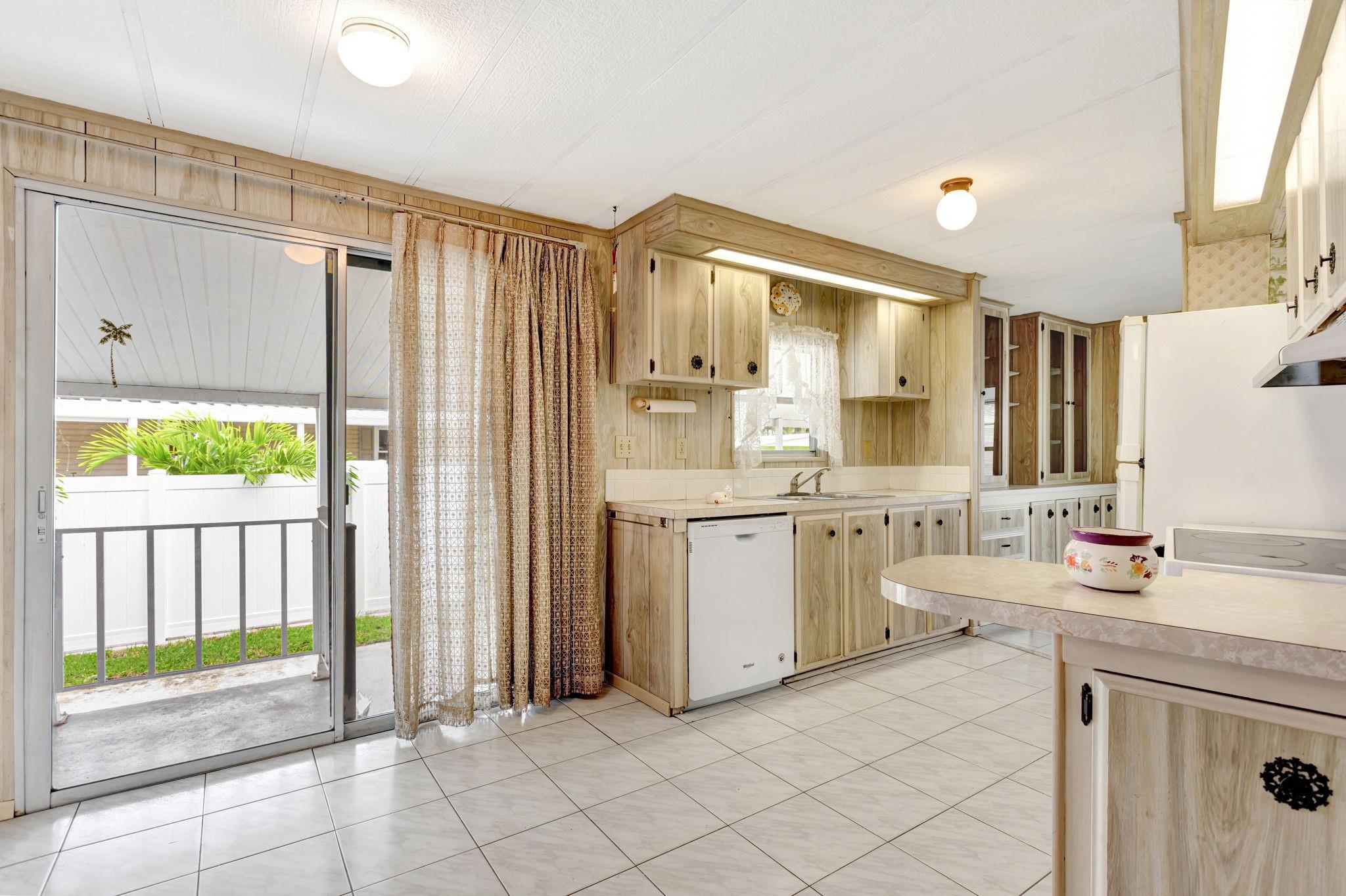 211 NW 52nd Ct