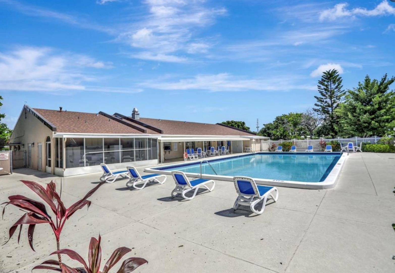 211 NW 52nd Ct
