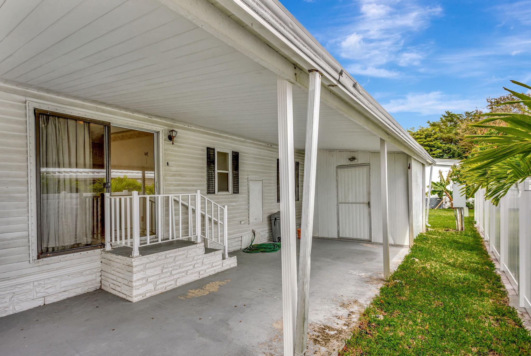211 NW 52nd Ct