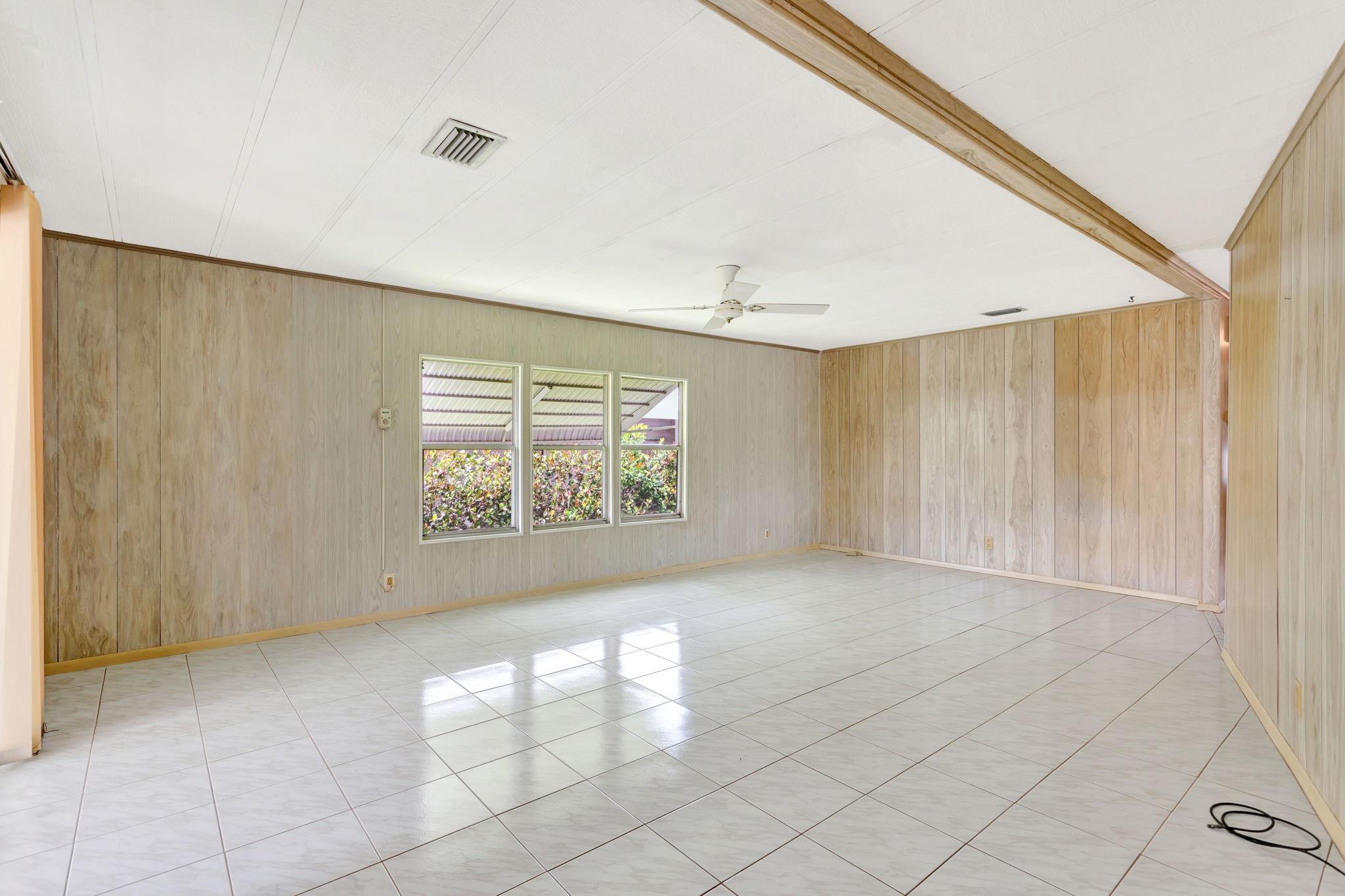 211 NW 52nd Ct