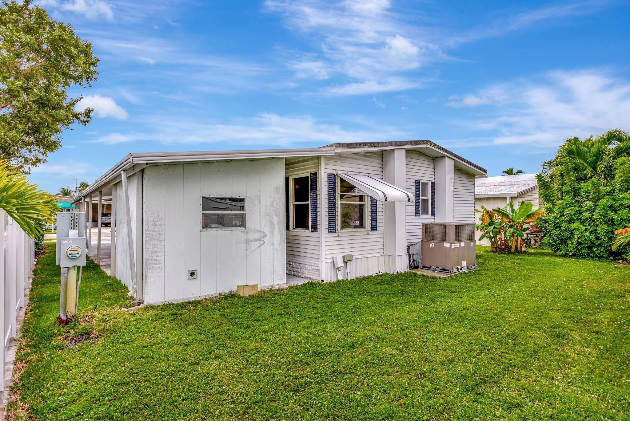 211 NW 52nd Ct