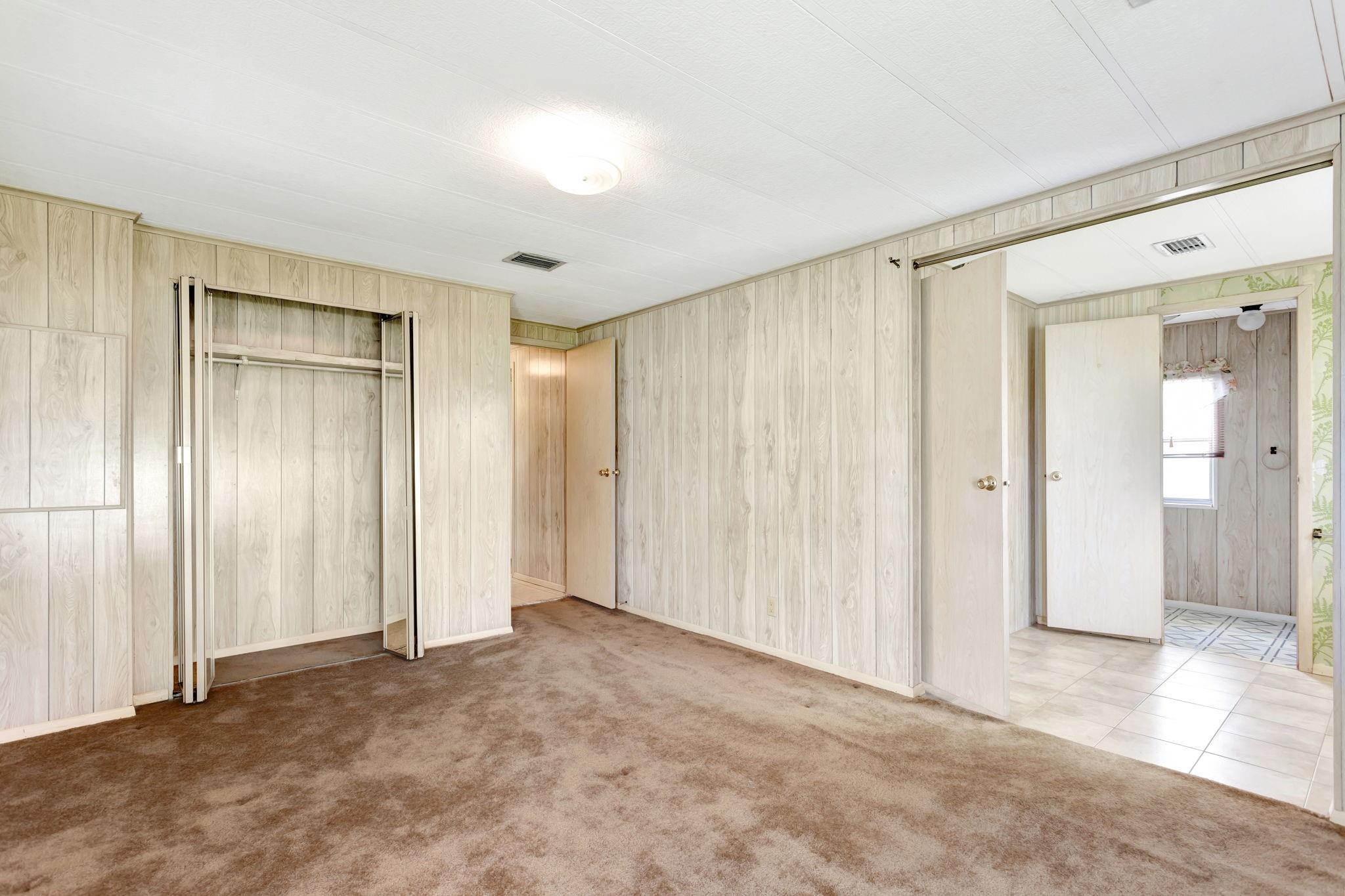 211 NW 52nd Ct