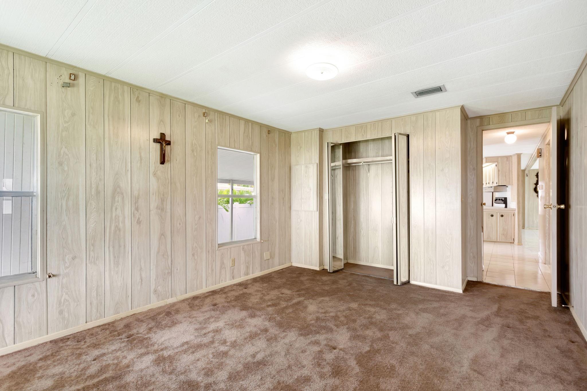 211 NW 52nd Ct