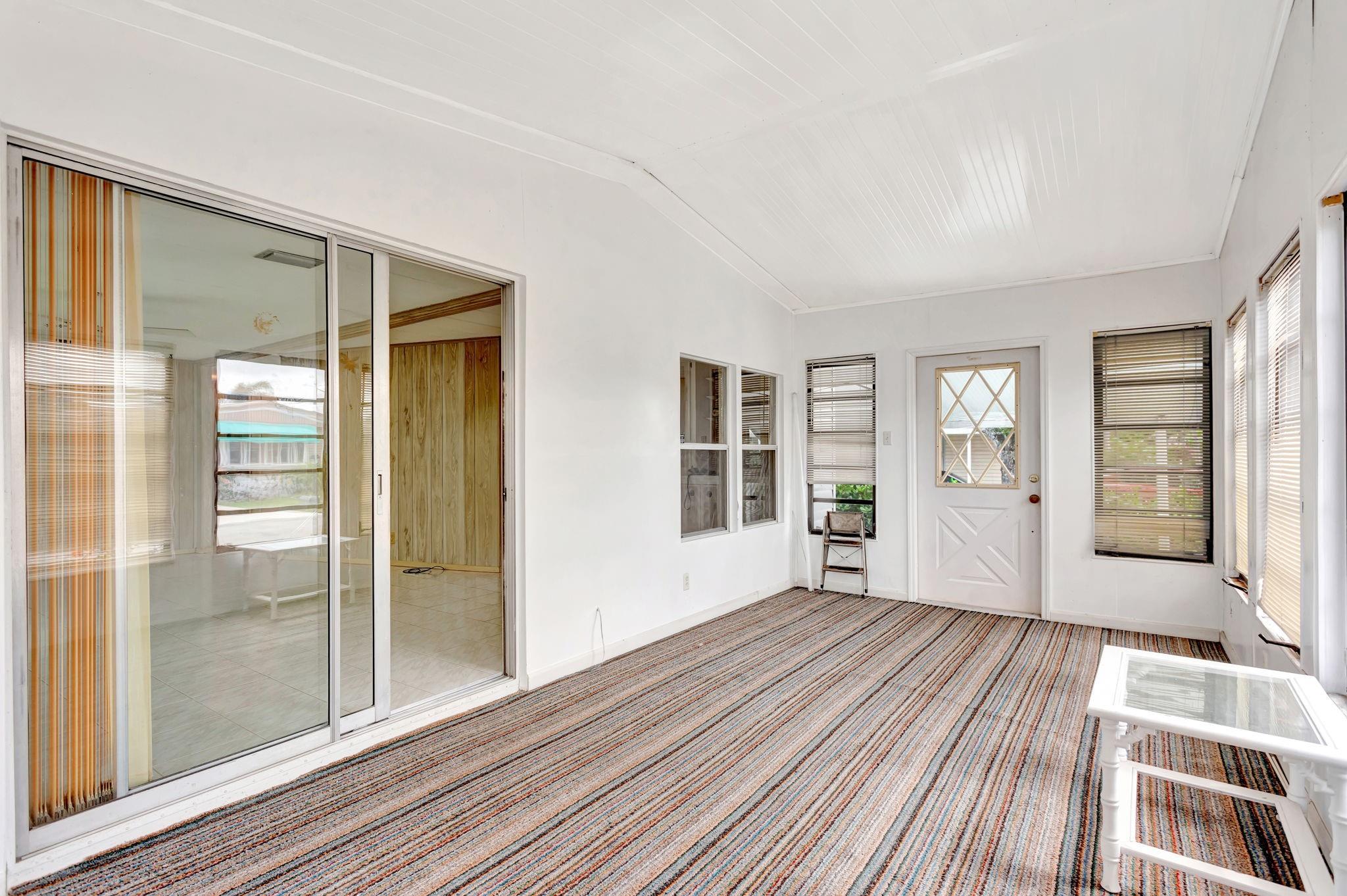 211 NW 52nd Ct