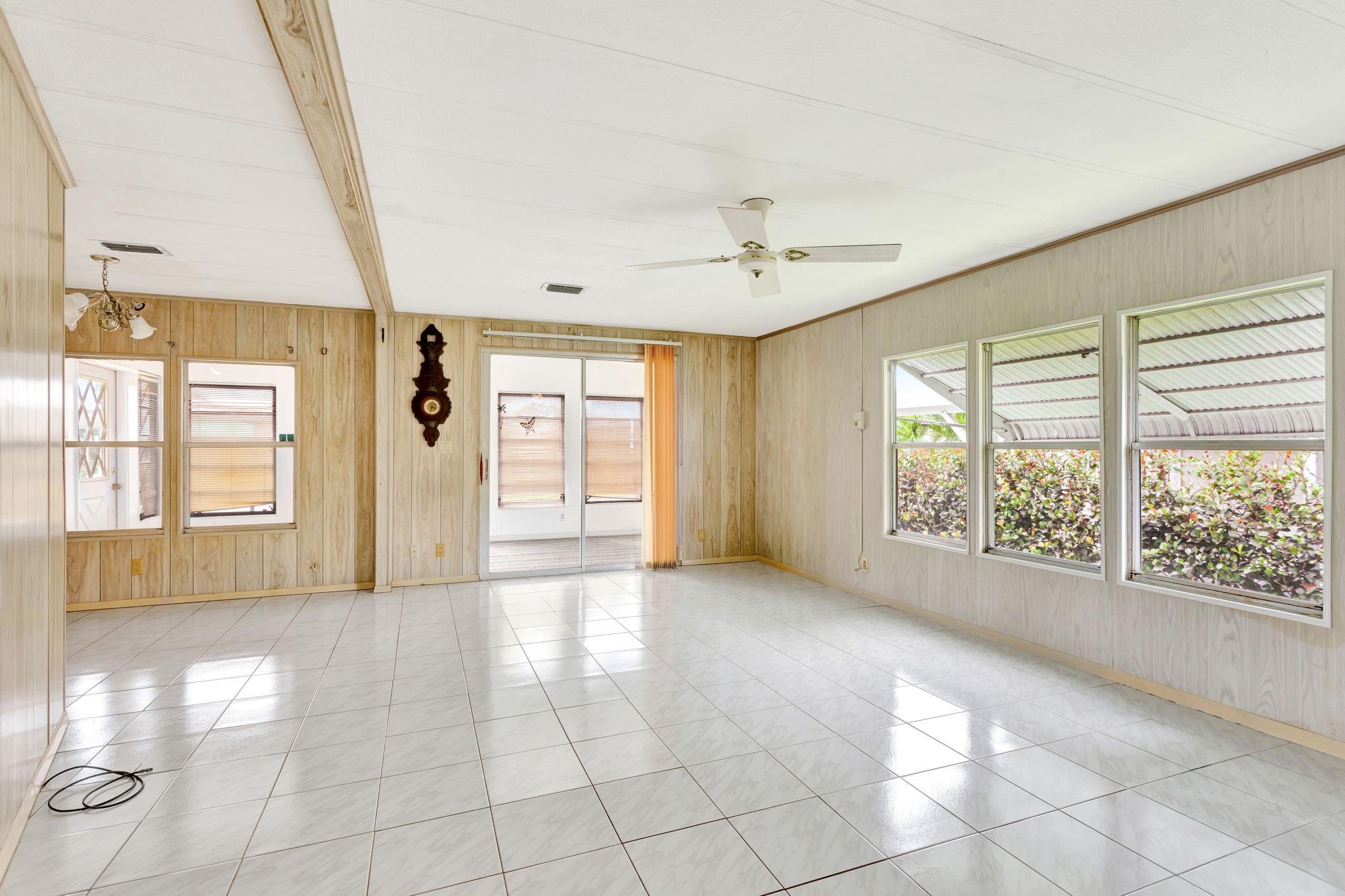 211 NW 52nd Ct