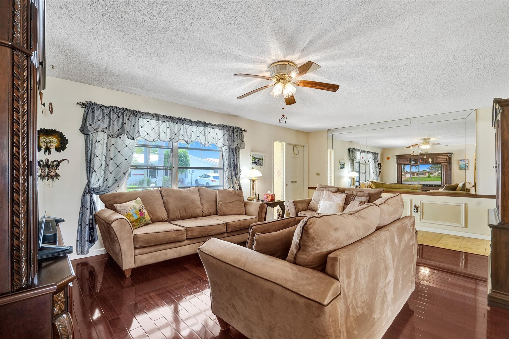 4607 NW 45th St