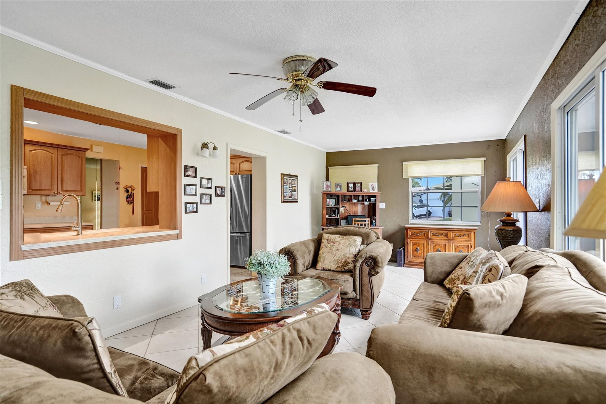 4607 NW 45th St