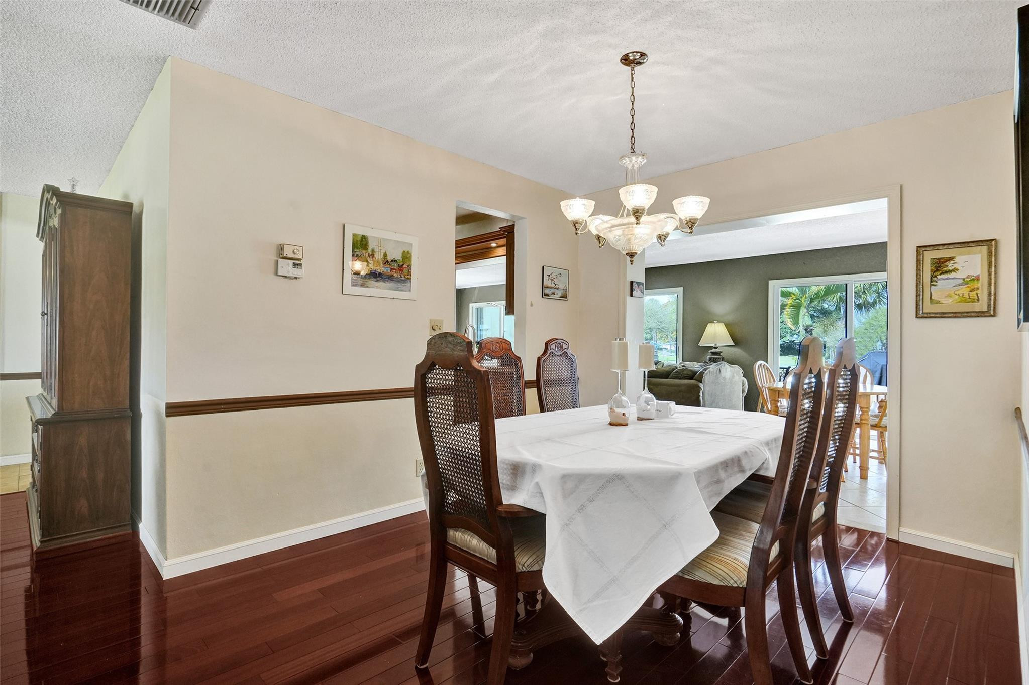 4607 NW 45th St