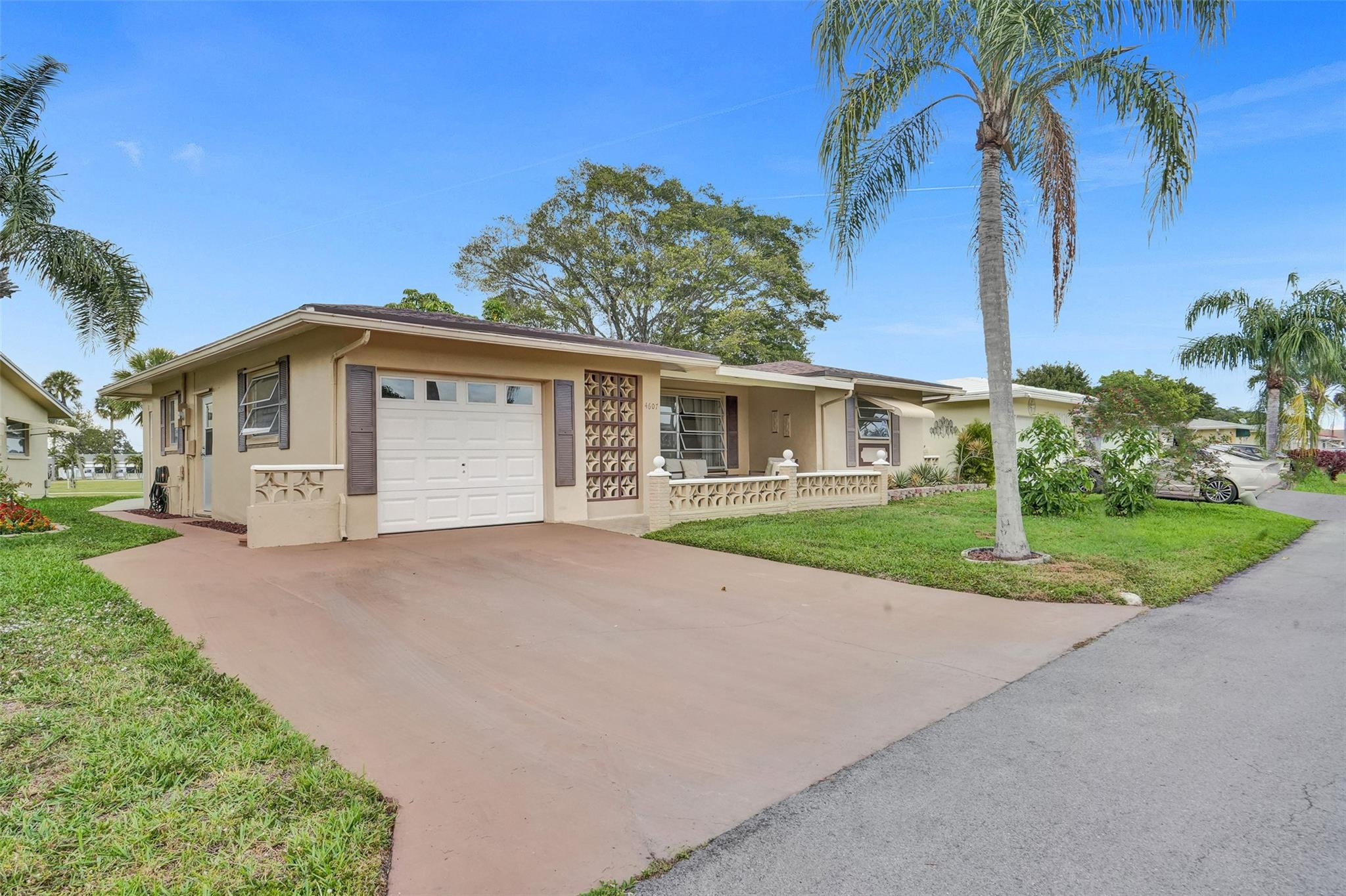 4607 NW 45th St