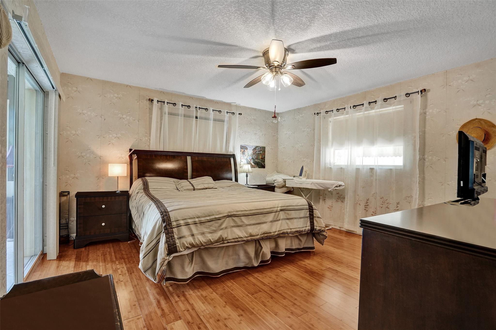 4607 NW 45th St