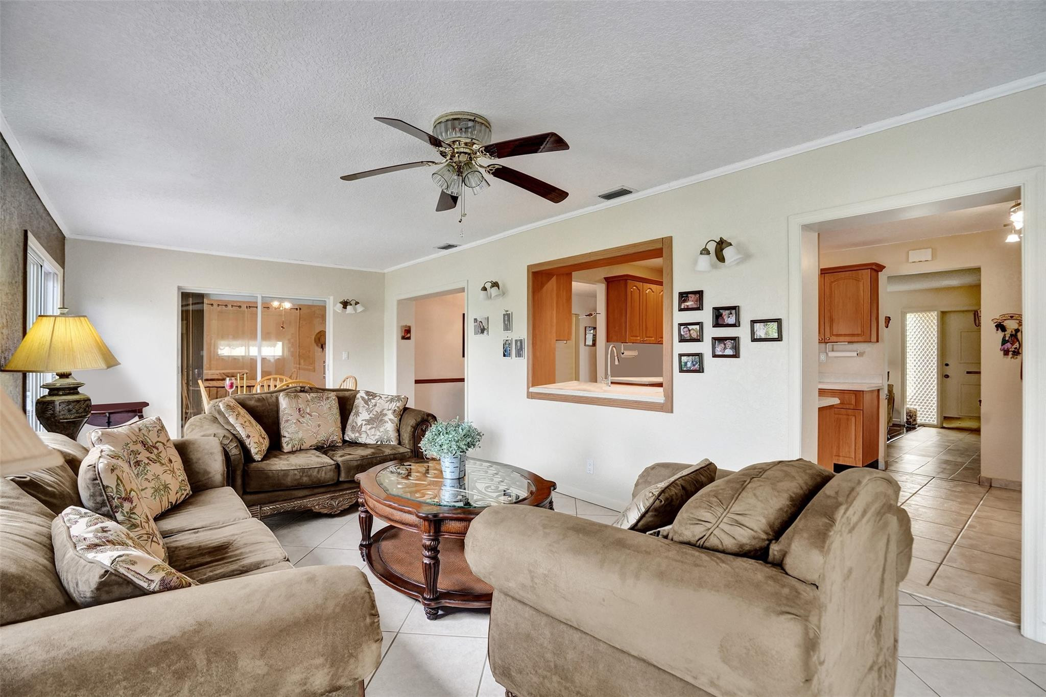 4607 NW 45th St