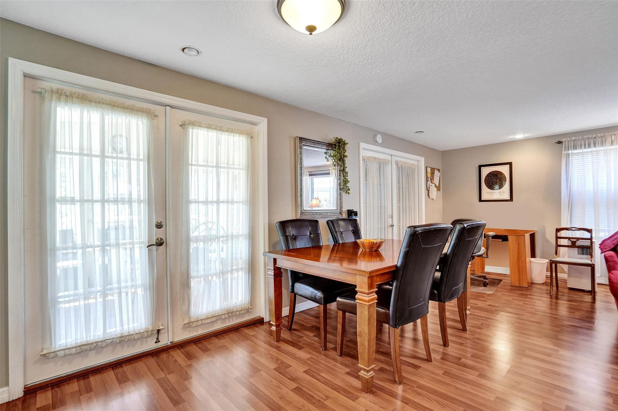 3221 Teakwood Ln