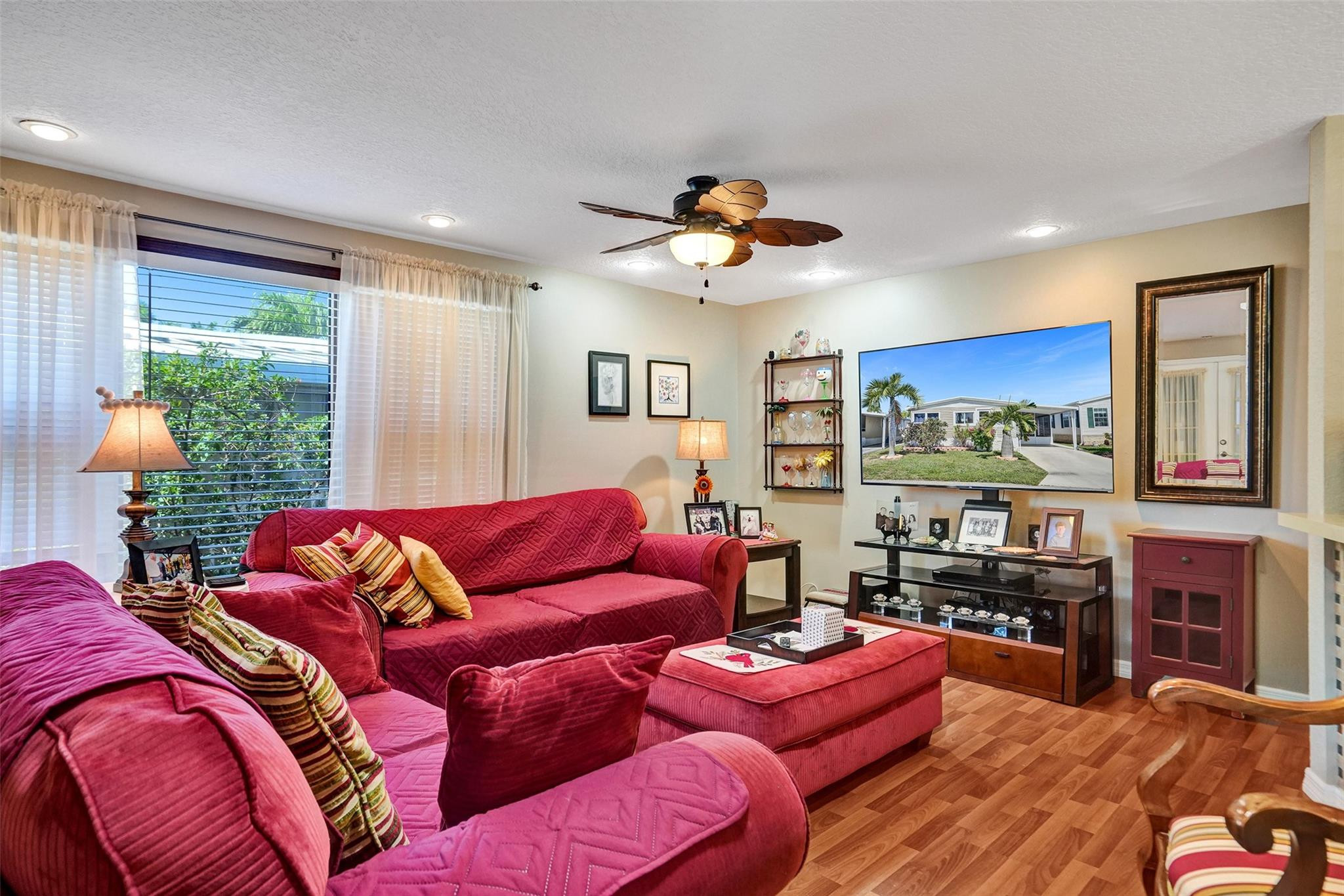 3221 Teakwood Ln