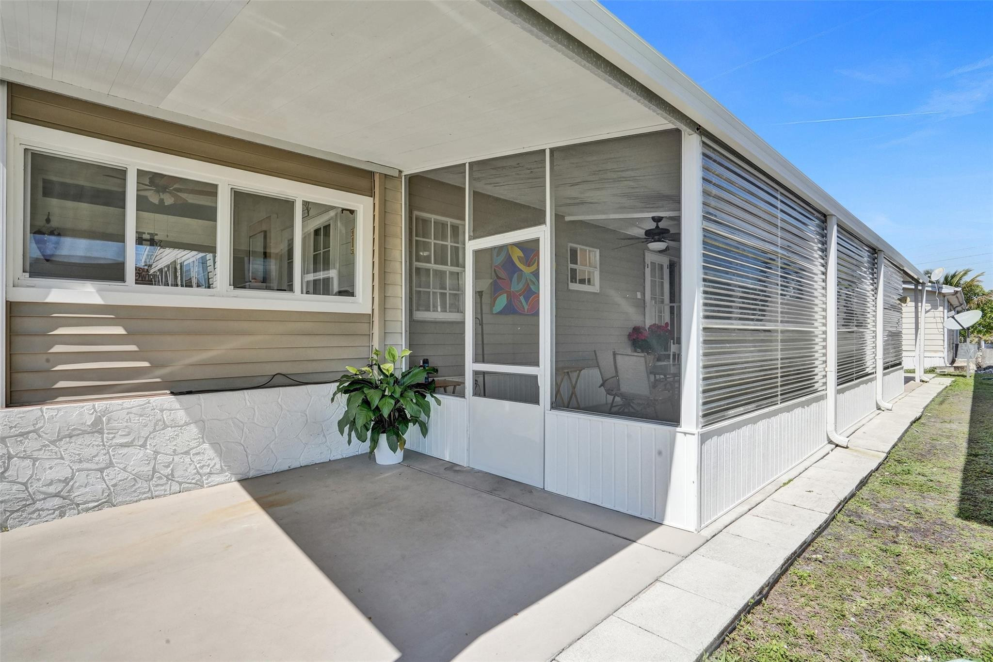 3221 Teakwood Ln